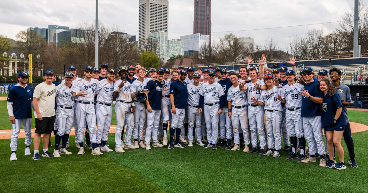 Baseball Earns ABCA Team Academic Excellence Award