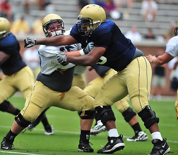 Georgia Tech FootballScrimmage PracticeAugust 14, 2010Bobby Dodd StadiumRay Beno blocks