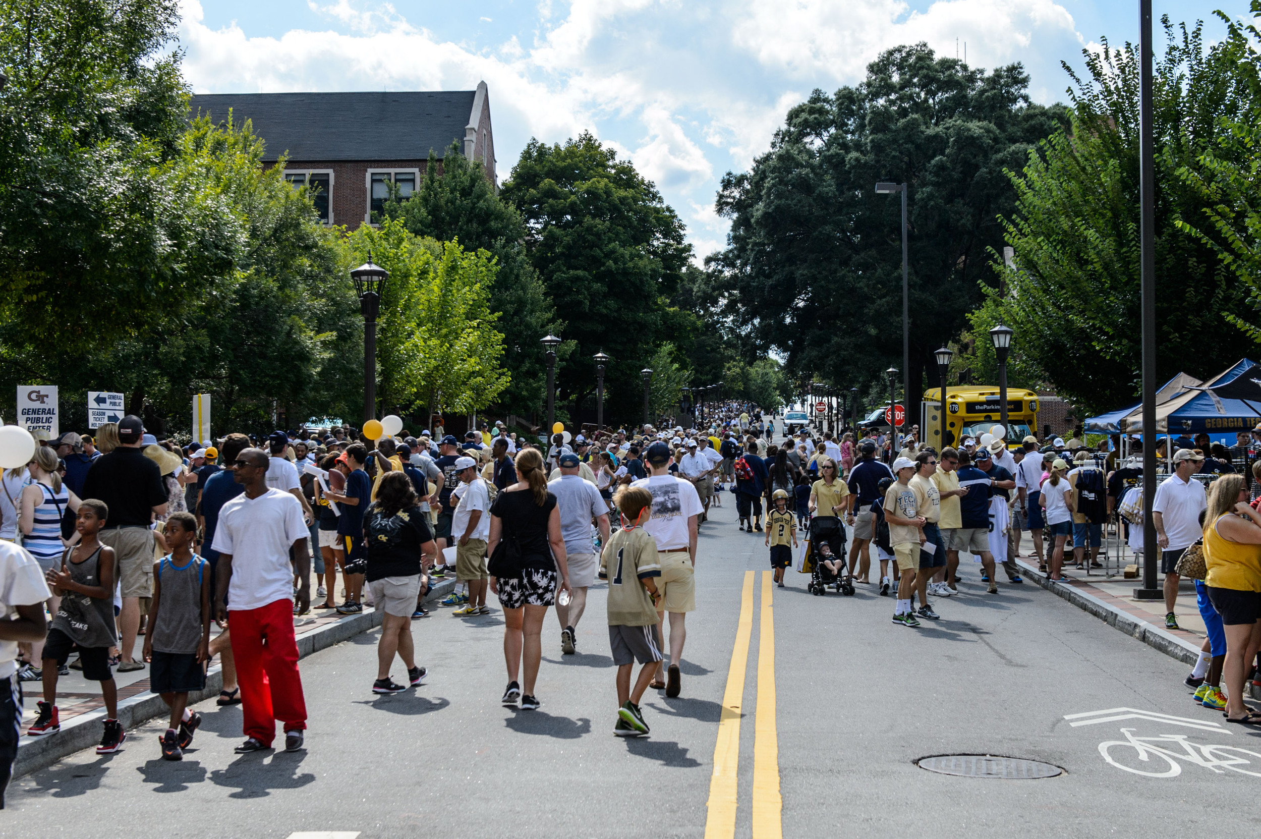 A large crowd lines up for entry into Fan Day