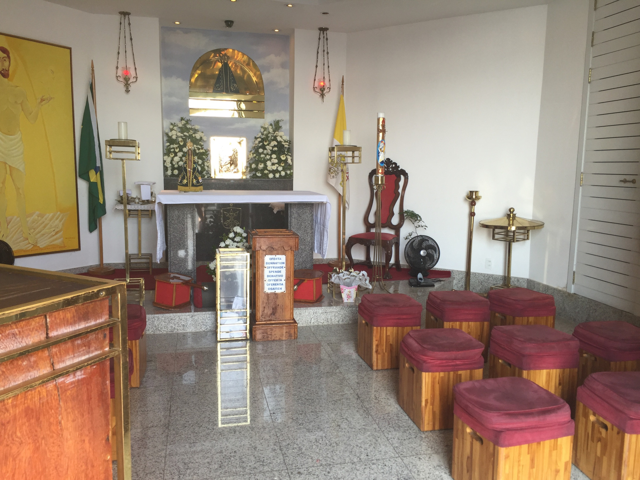 Room under the statue