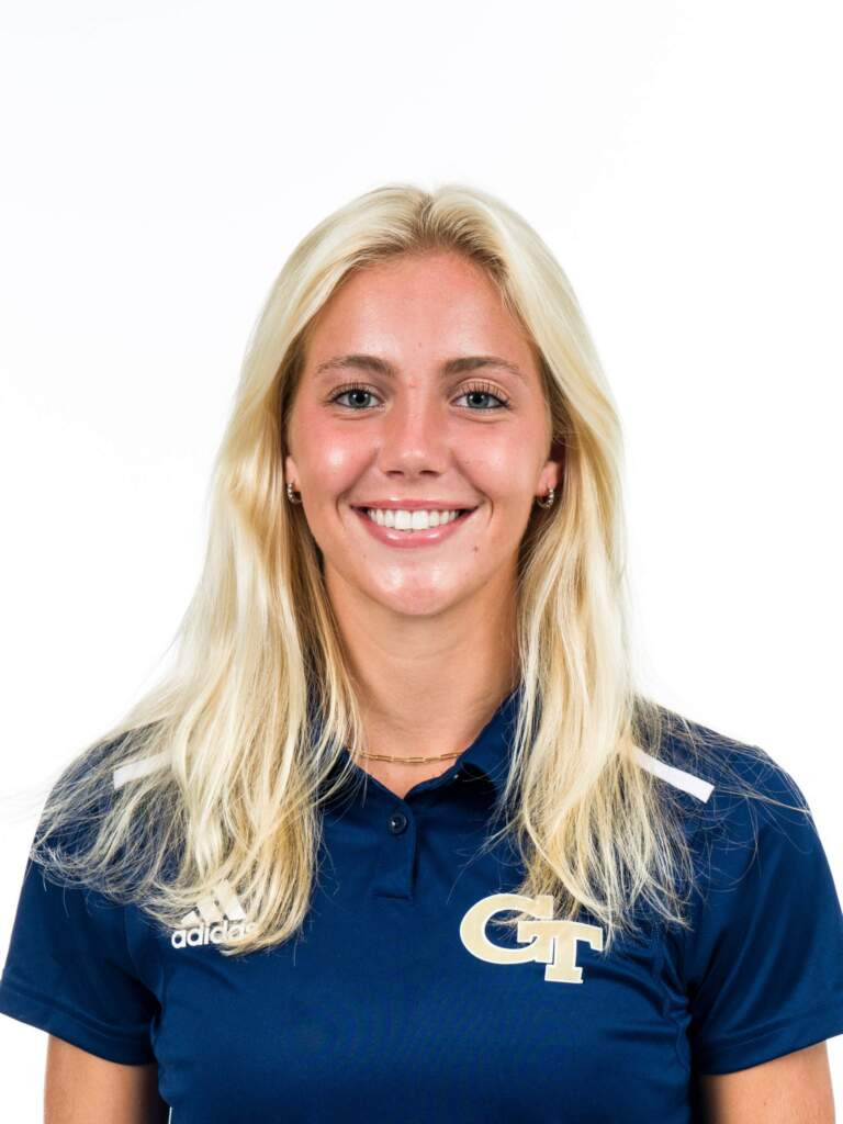 Claire Shelton