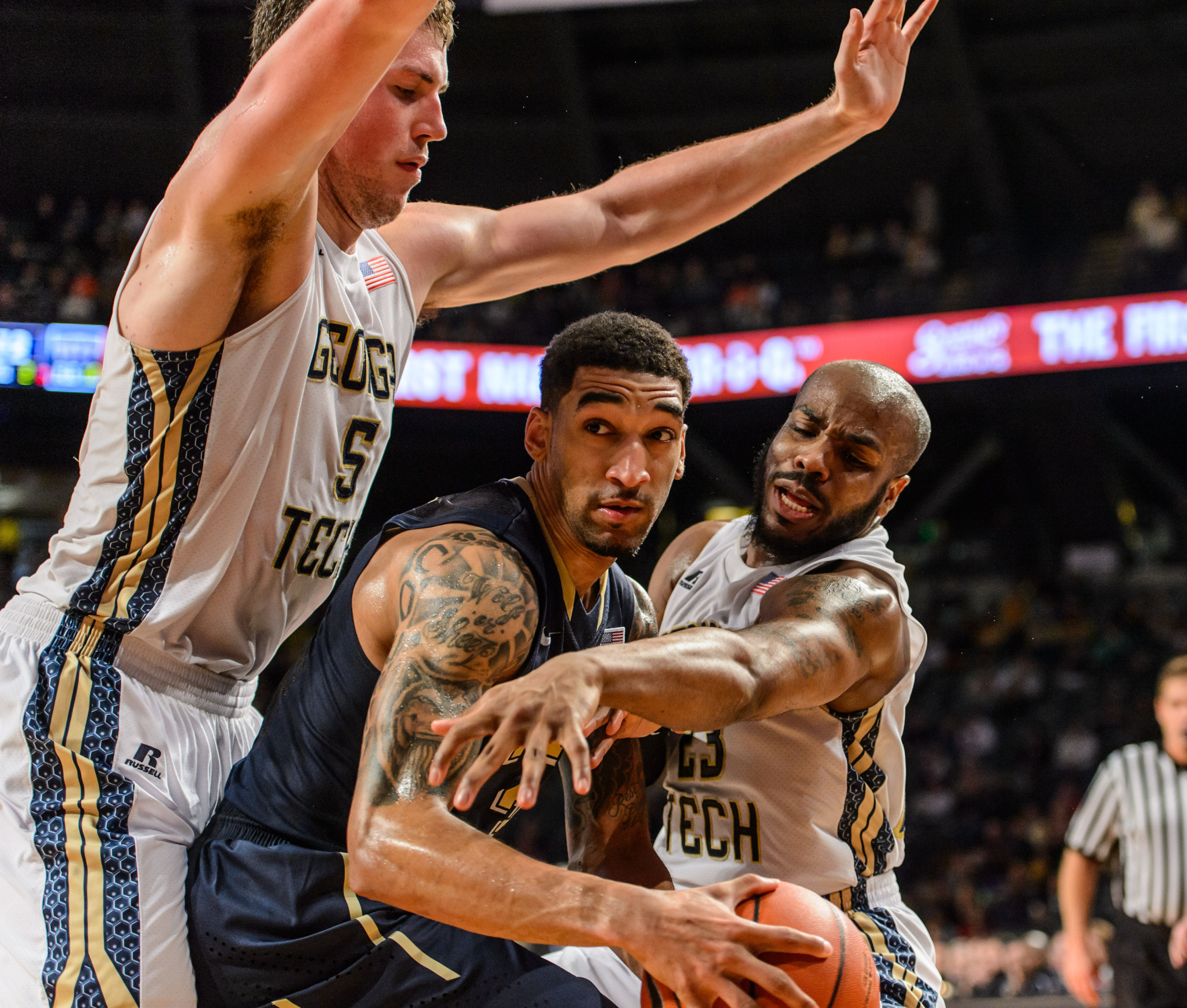 Trae Golden (23), Daniel Miller (5)