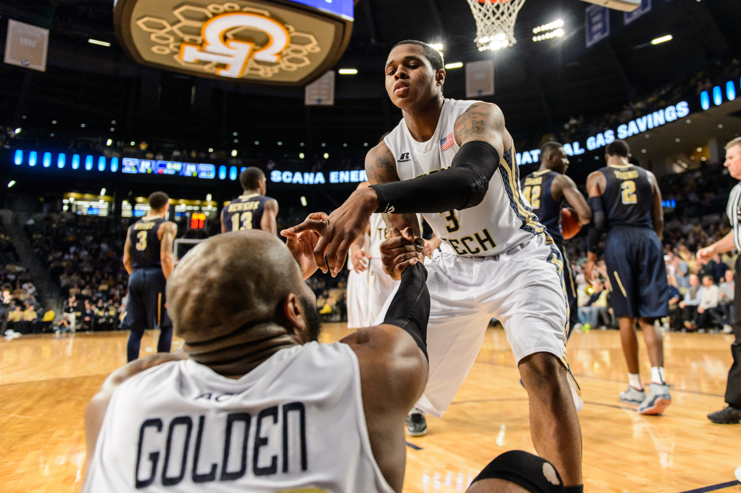 Marcus Georges-Hunt (3), Trae Golden (23)