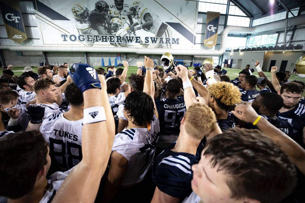 TeamHuddle-FallCamp19