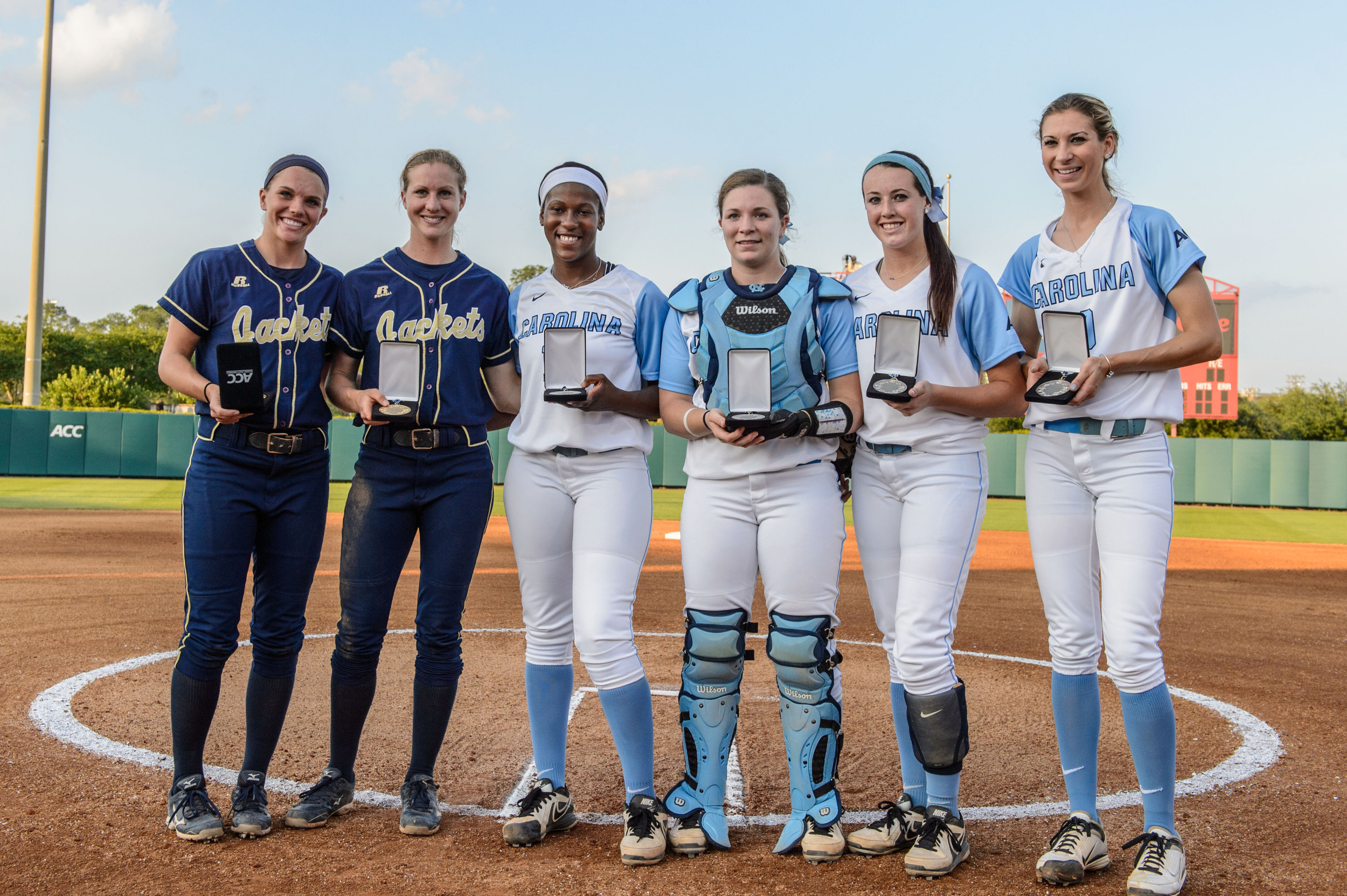 Alysha Rudnik (25), Ashley Thomas (5)