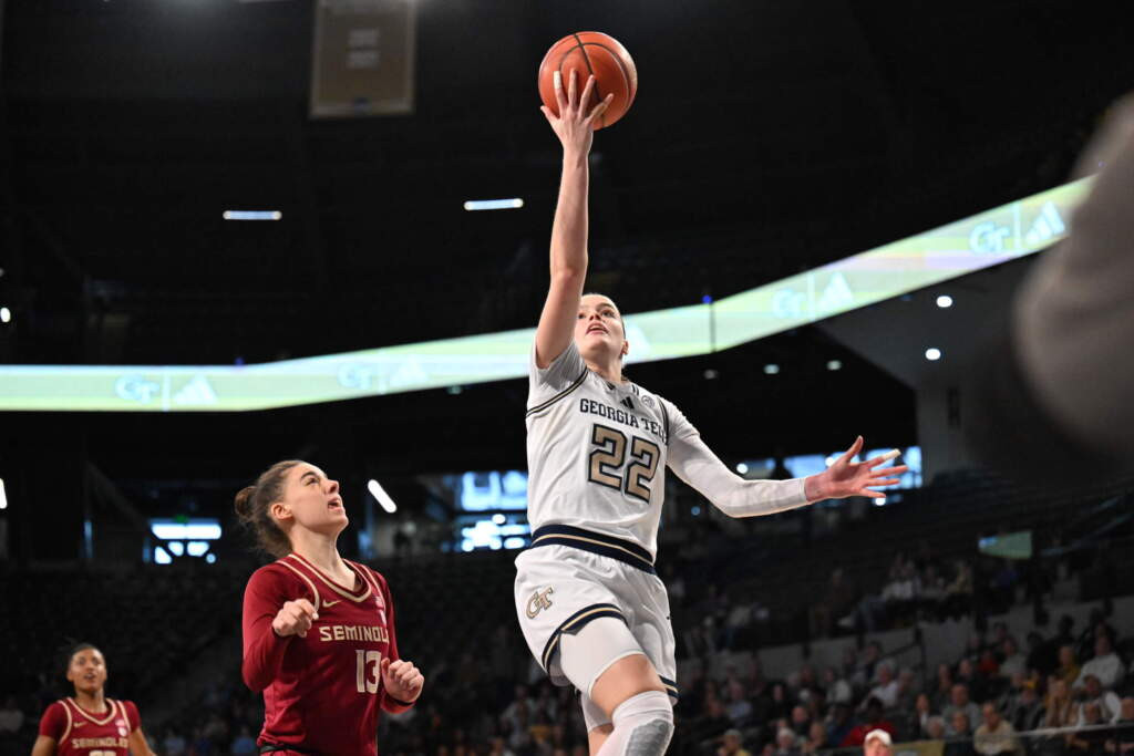 Women's Basketball- Ines Noguero