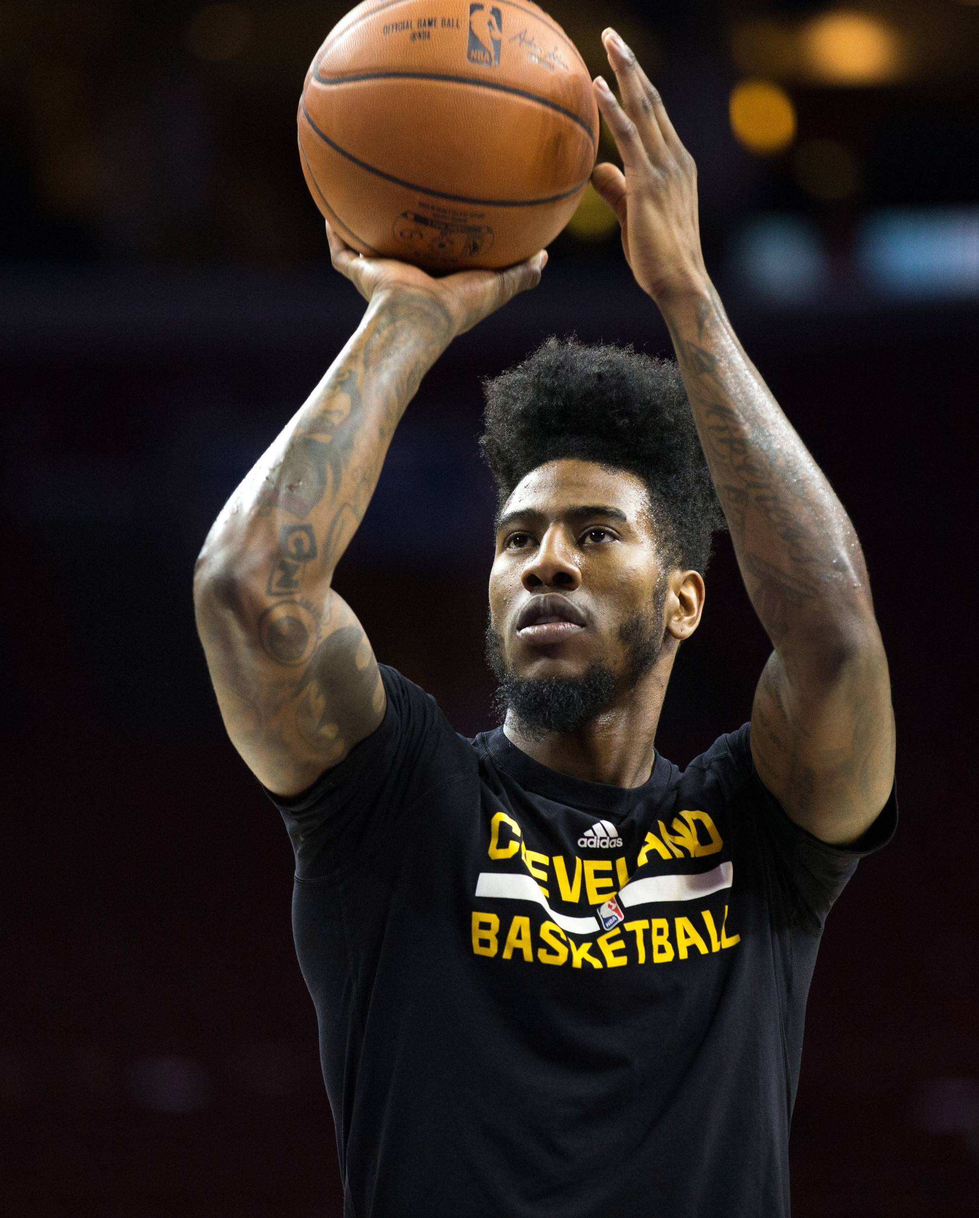Jan 10, 2016; Philadelphia, PA, USA; Cleveland Cavaliers guard Iman Shumpert (4) warms up before a game against the Philadelphia 76ers. Credit: Bill Streicher-USA TODAY Sports