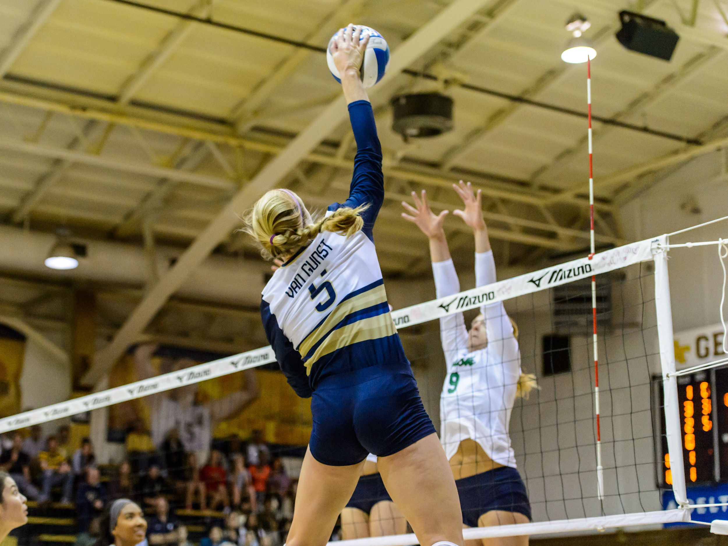 Annika Van Gunst (5)