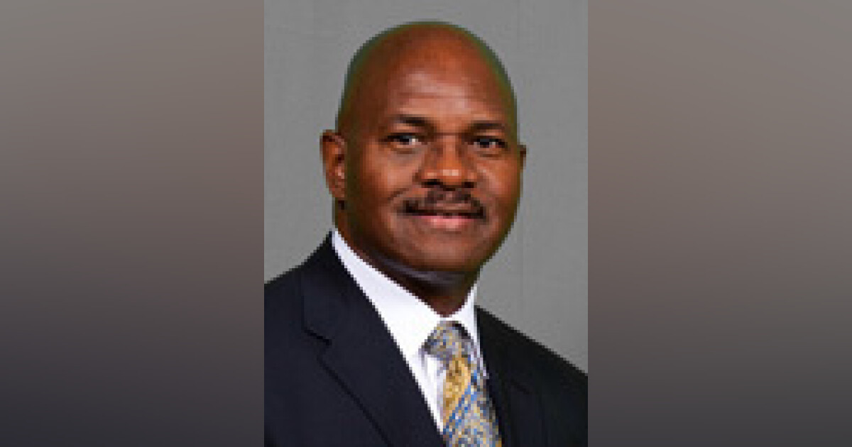 Robert McCullum Men's Basketball — Tech Yellow Jackets