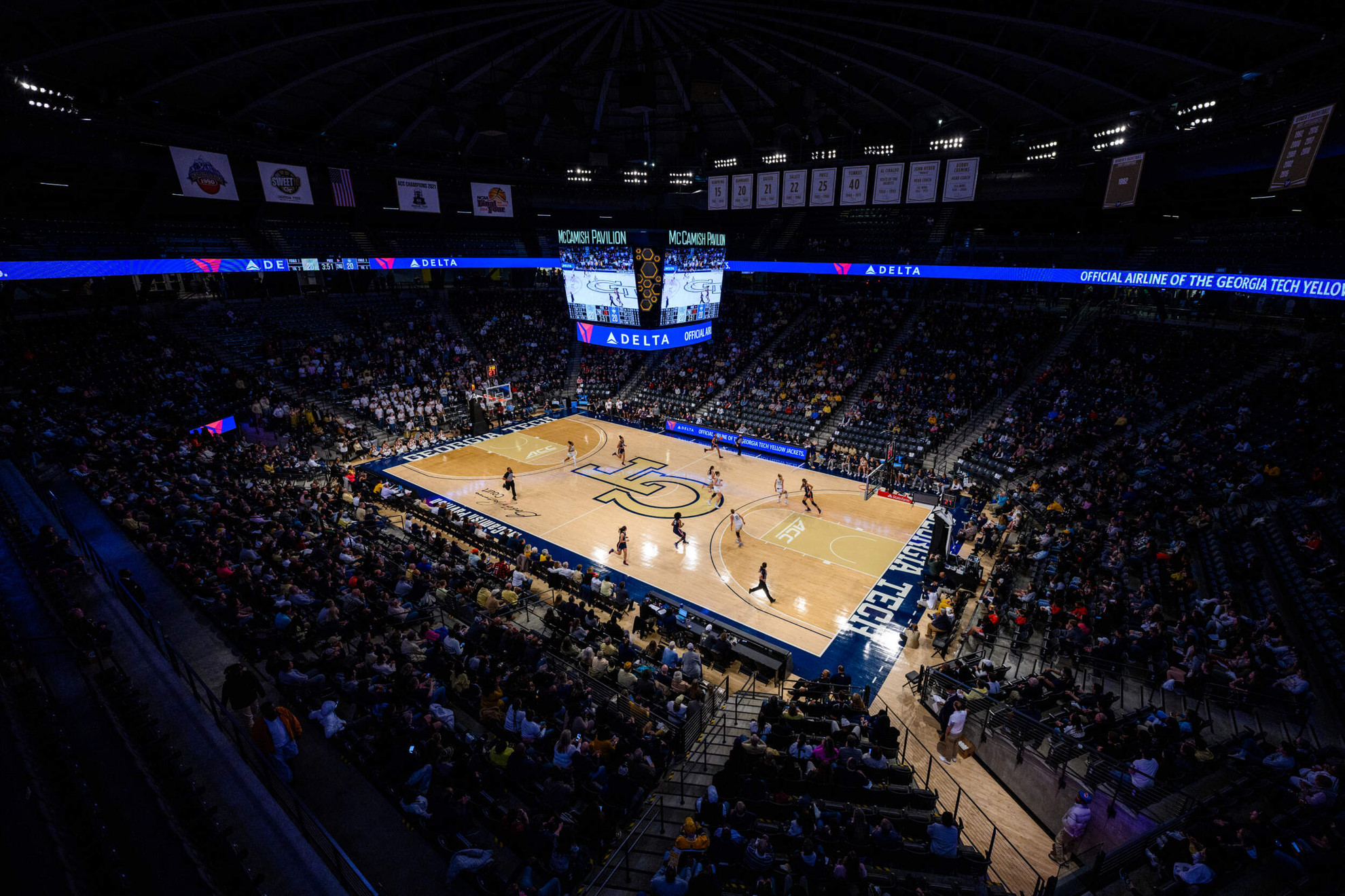 Women's Basketball vs. UConn Women's Basketball 2018-19