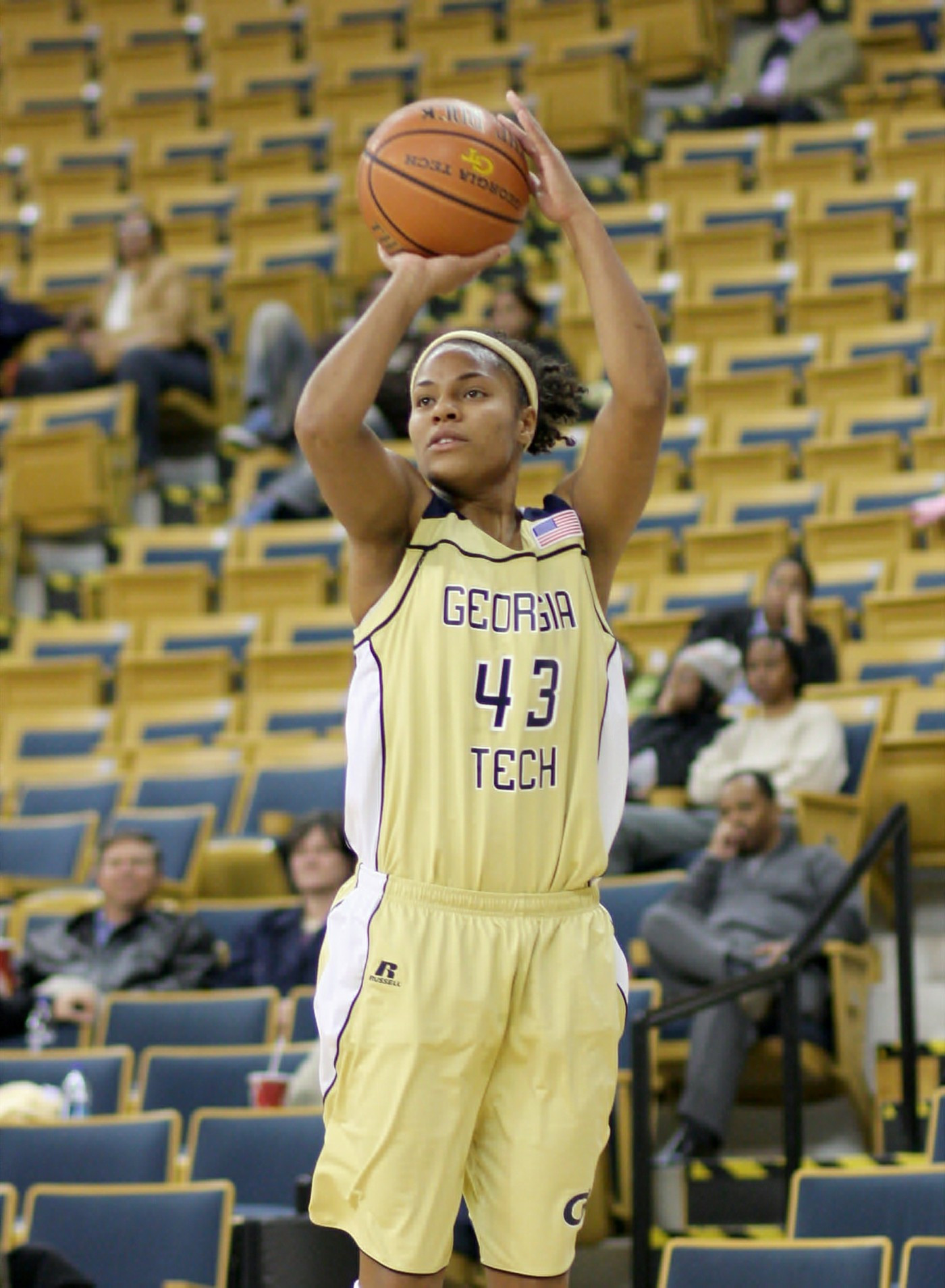 Chioma Nnamaka has an open look at the basket