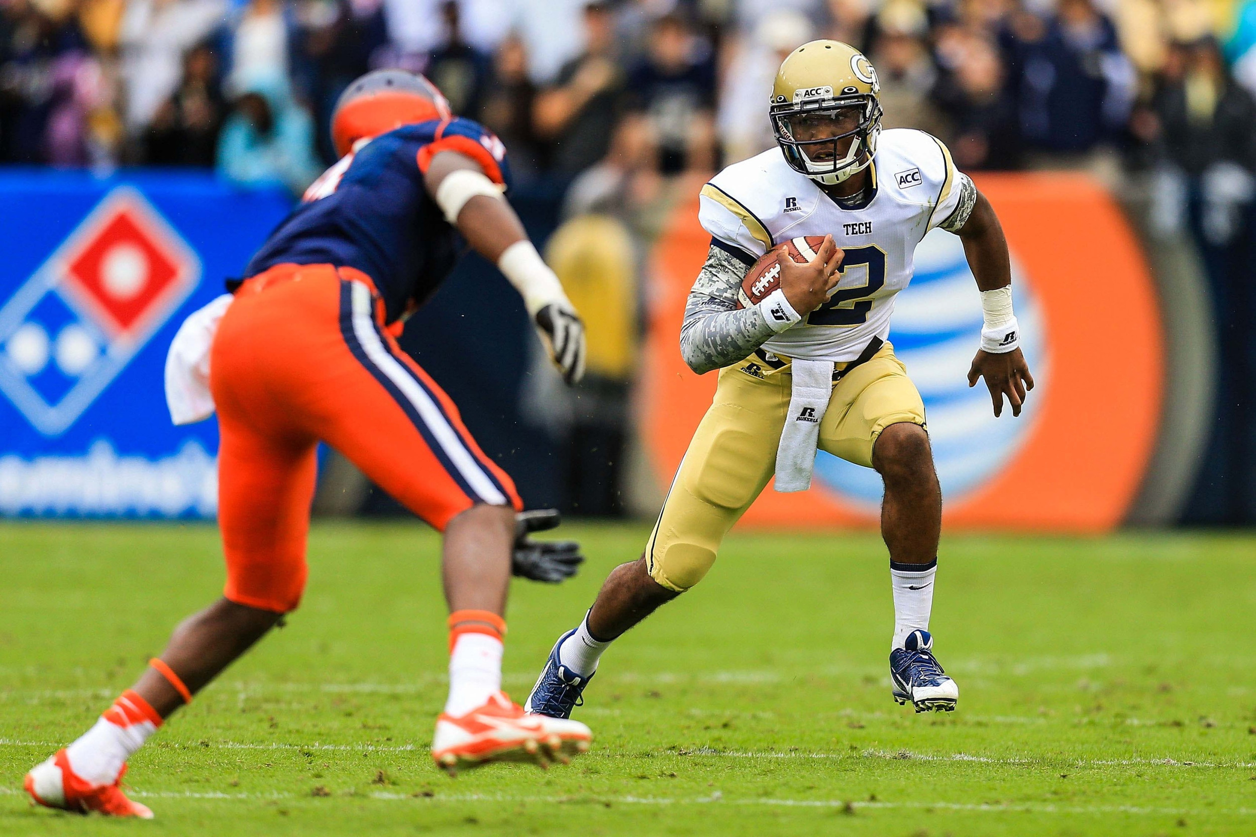 Vad Lee (2) runs the ball in the first half. Mandatory Credit: Daniel Shirey-USA TODAY Sports