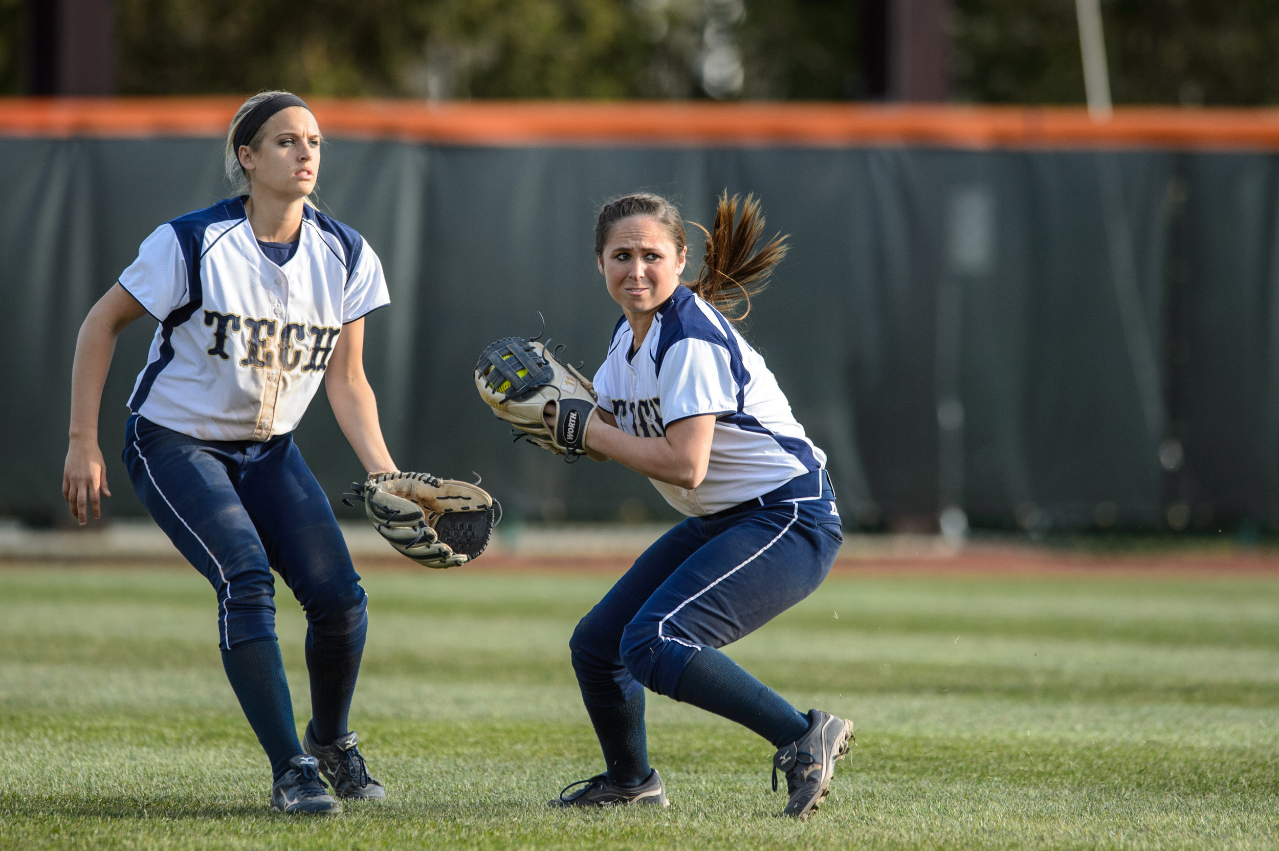 Hayley Downs (1), Chelsie Thomas (11)