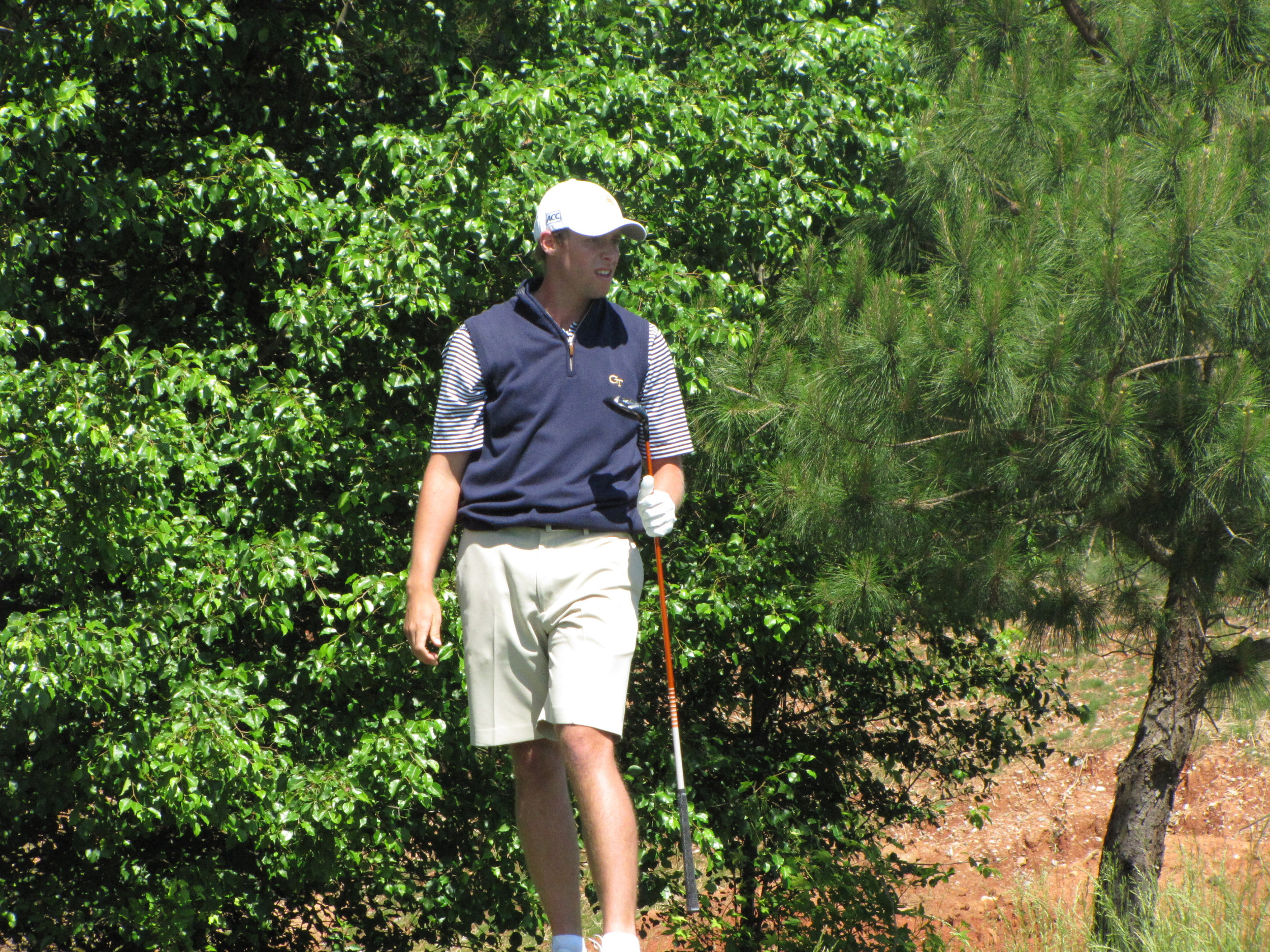 Bo Andrews watches his tee shot at the 7th hole during the final round of the NCAA Raleigh Regional.