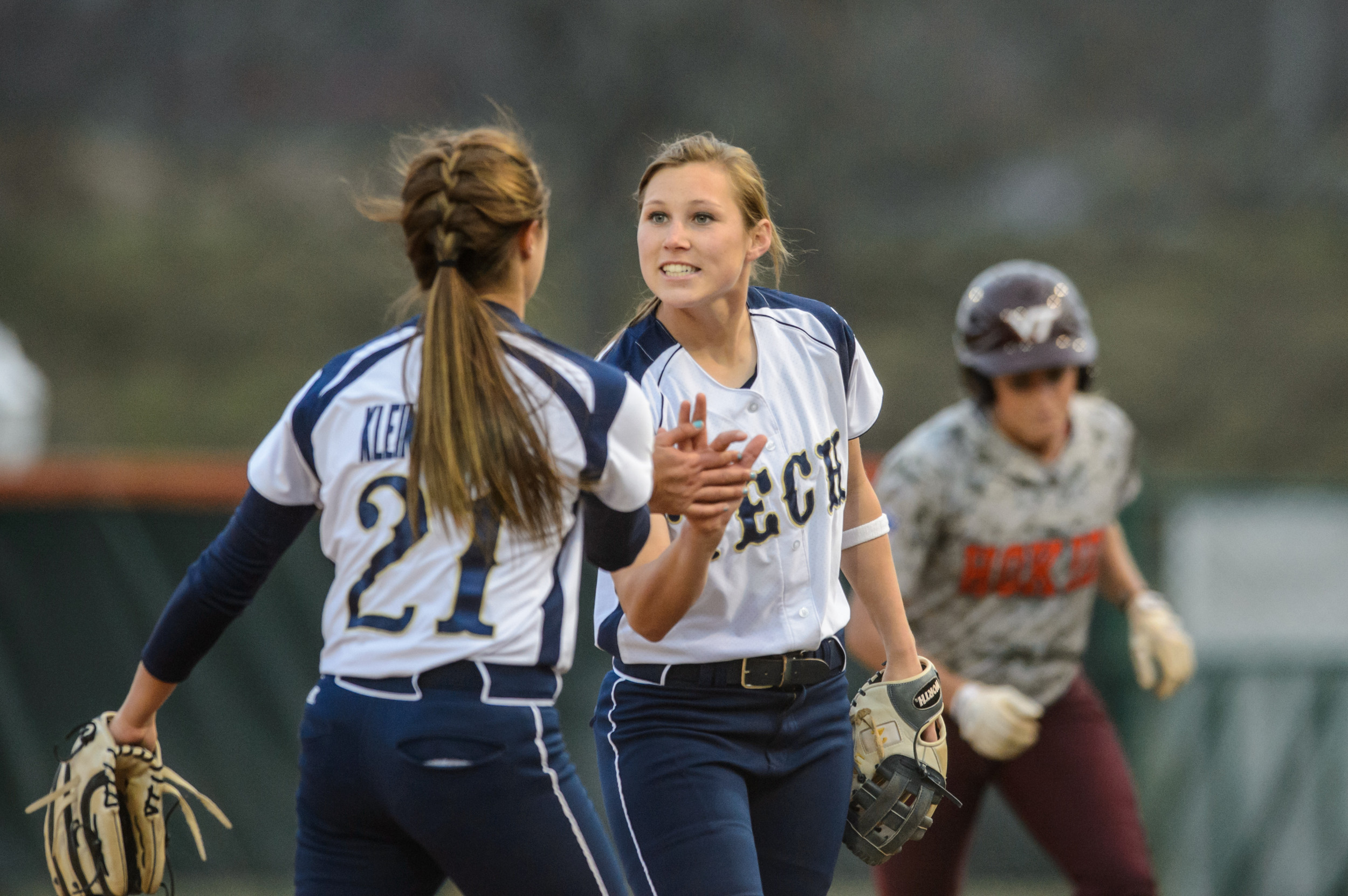 Kylie Kleinschmidt (21), Maddie Lionberger (2)