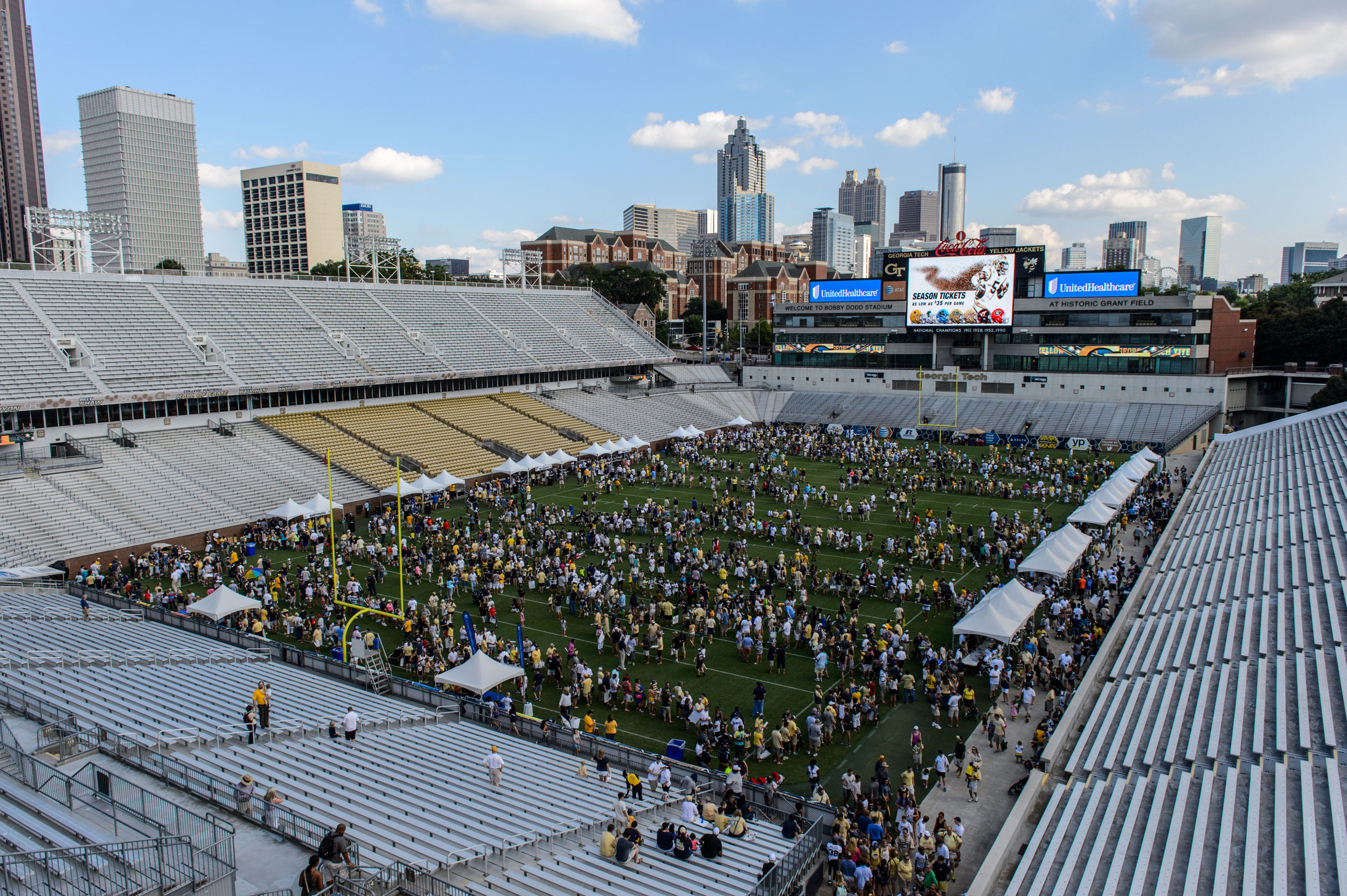 An estimated crowd of about 5,000 attended the Yellow Jackets' Fan Day event