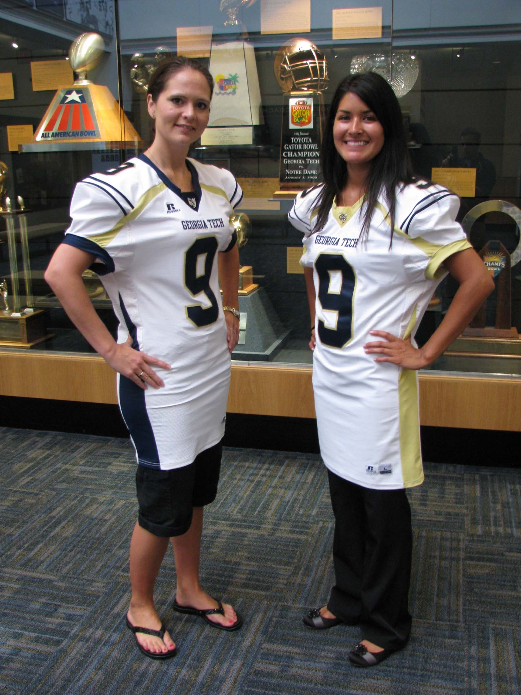 Mindy Hyde (left) is wearing the brand new 2010 road jersey, while Nicole Ikeda has on the 2010 home jersey.