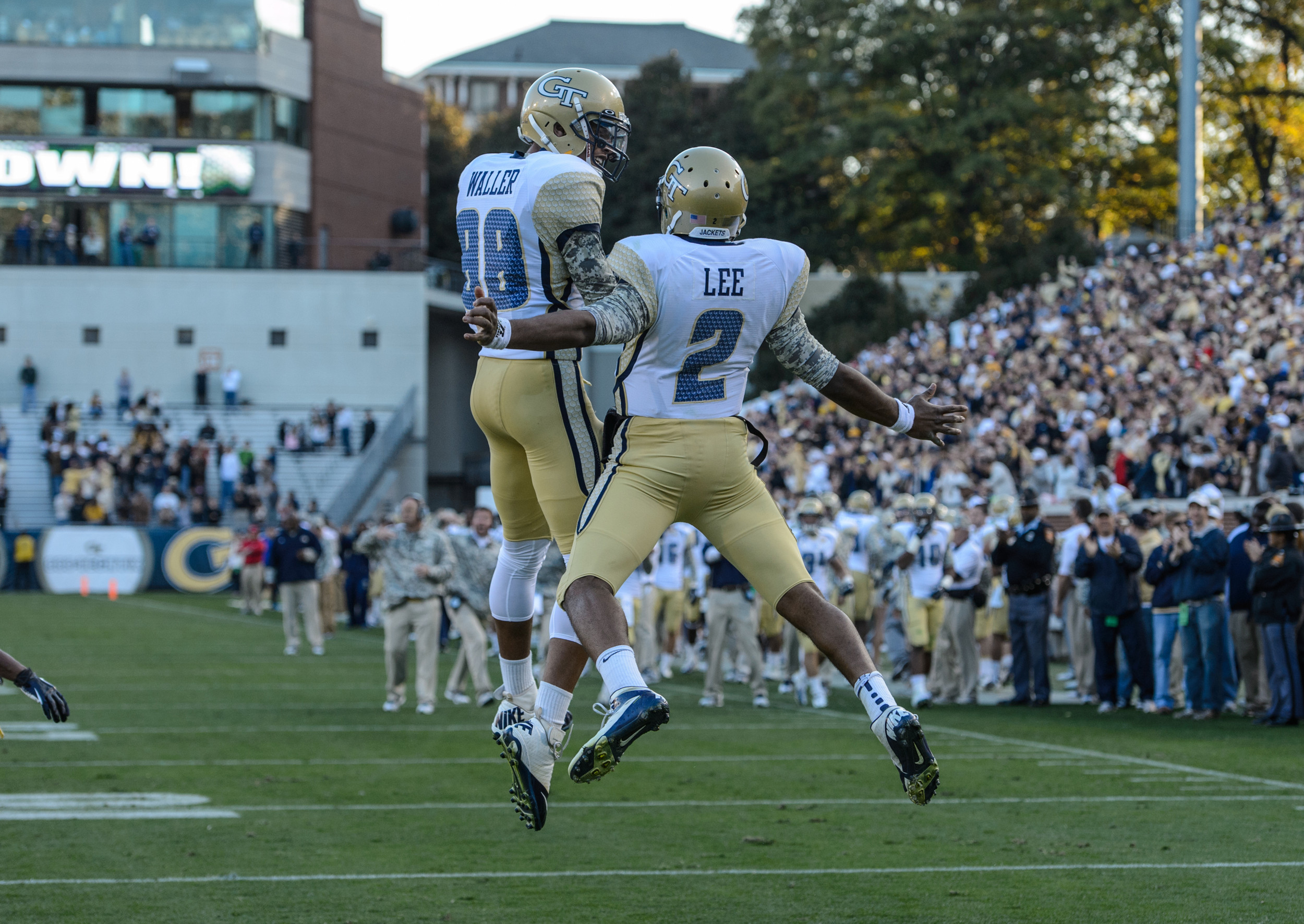 Vad Lee (2), Darren Waller (88)