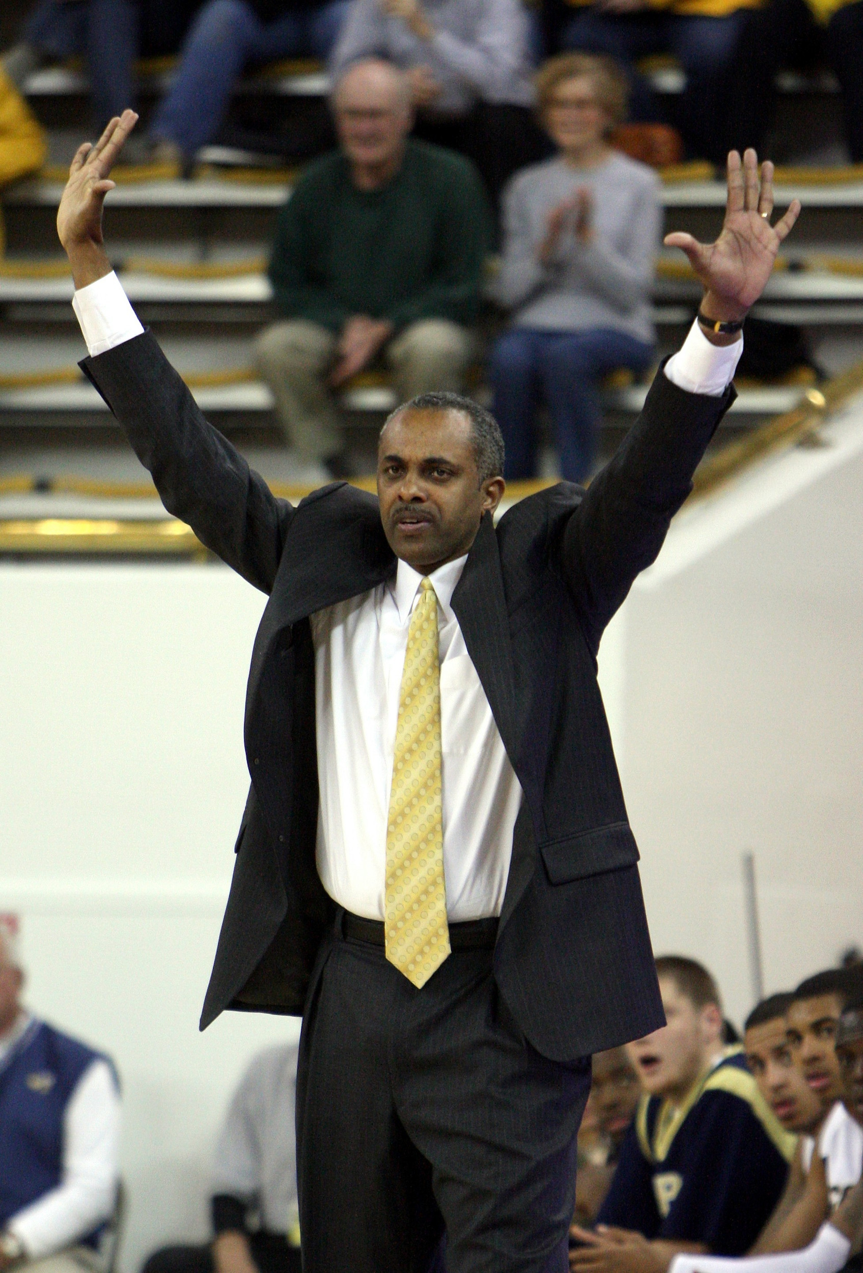 Head Coach Paul Hewitt
