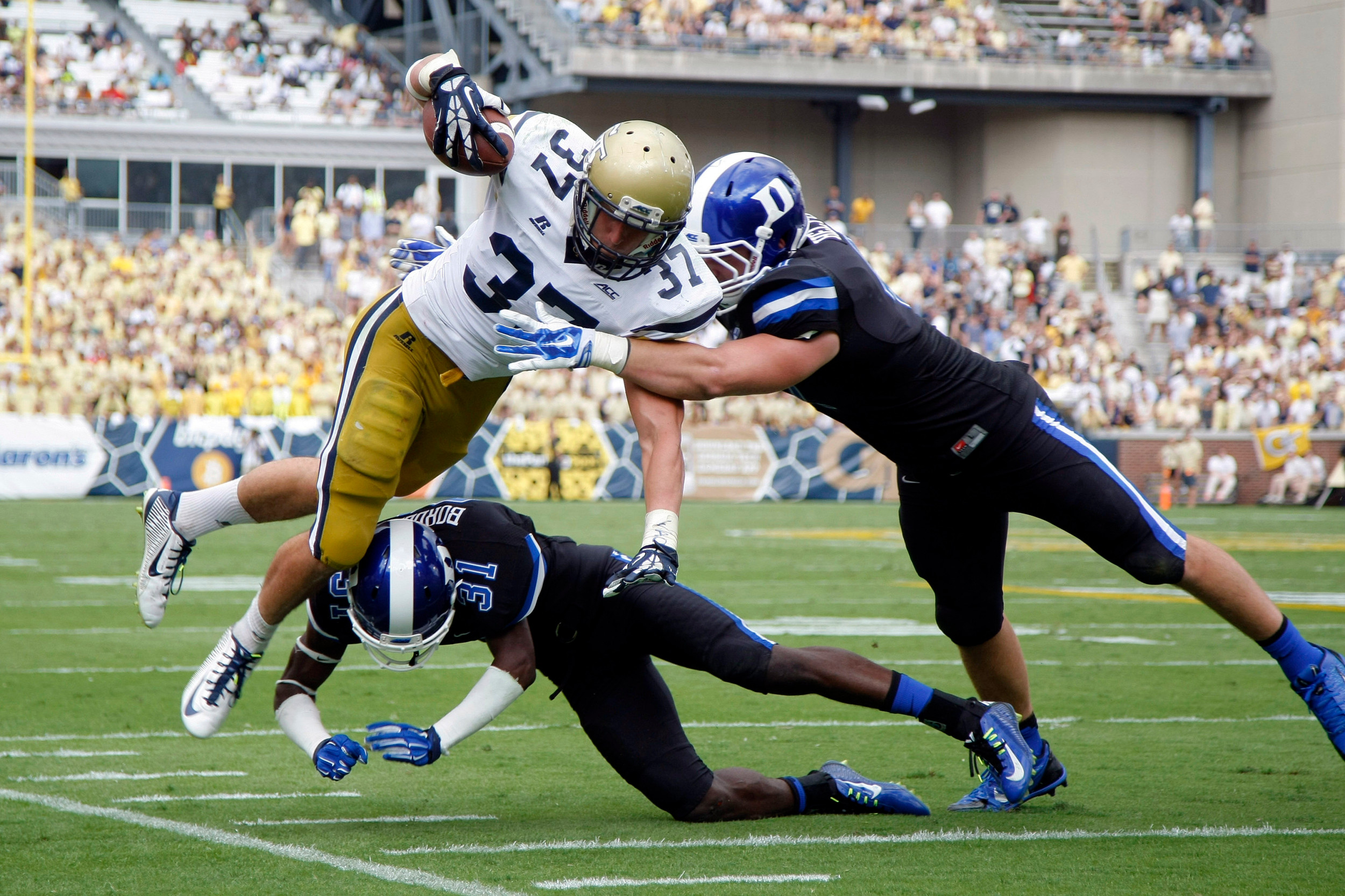 Zach Laskey (37) (Brett Davis-USA TODAY Sports)