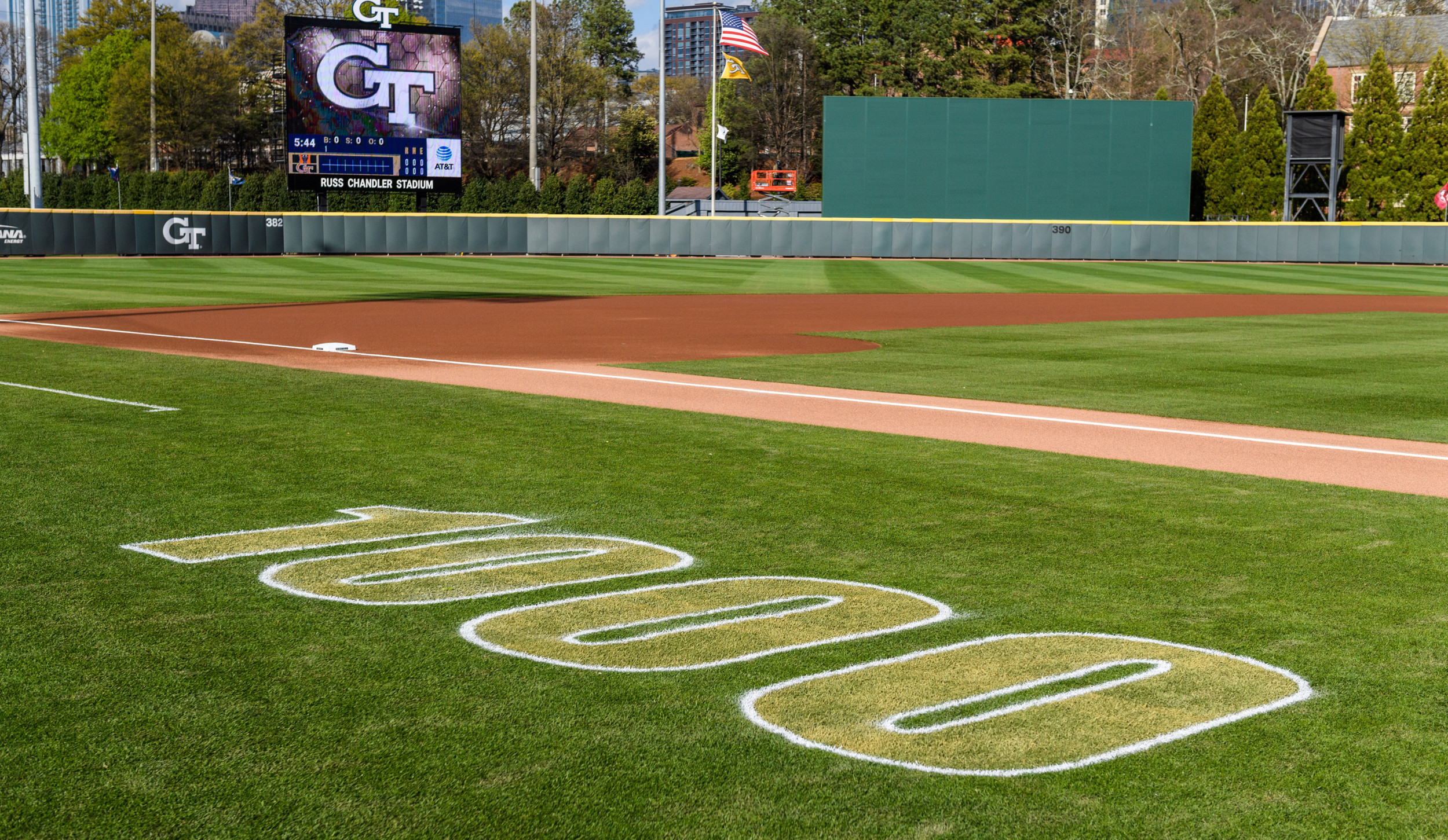 1000 wins for Coach Hall