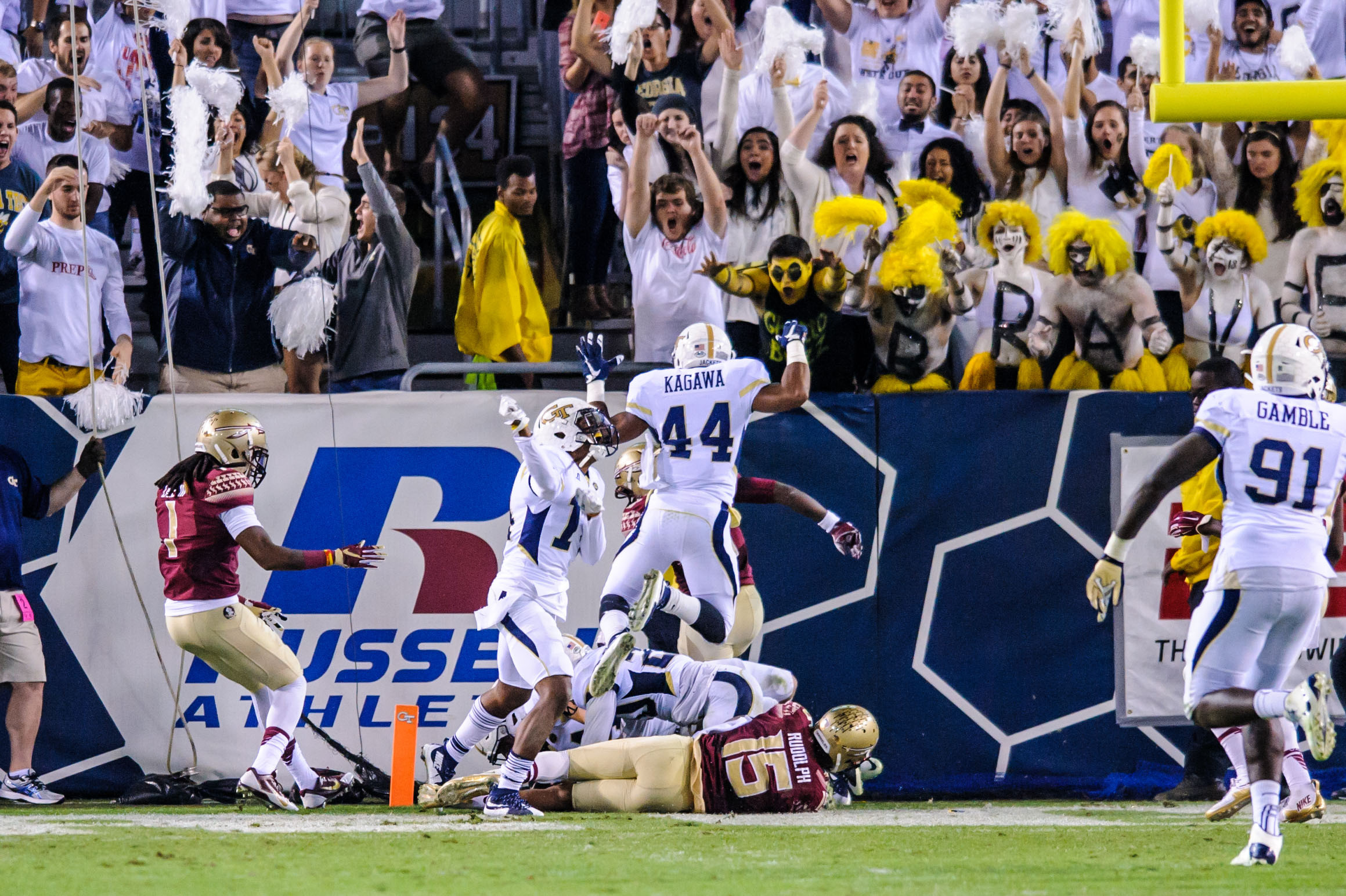 Corey Griffin (14), Shaun Kagawa (44)