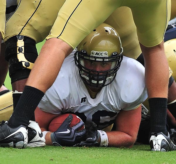 Georgia Tech FootballScrimmage PracticeAugust 14, 2010Bobby Dodd StadiumLucas Cox