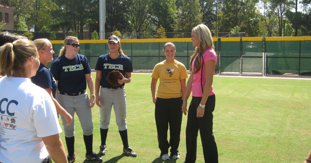 Jennie Finch Stops By Softball Practice Tech Yellow Jackets