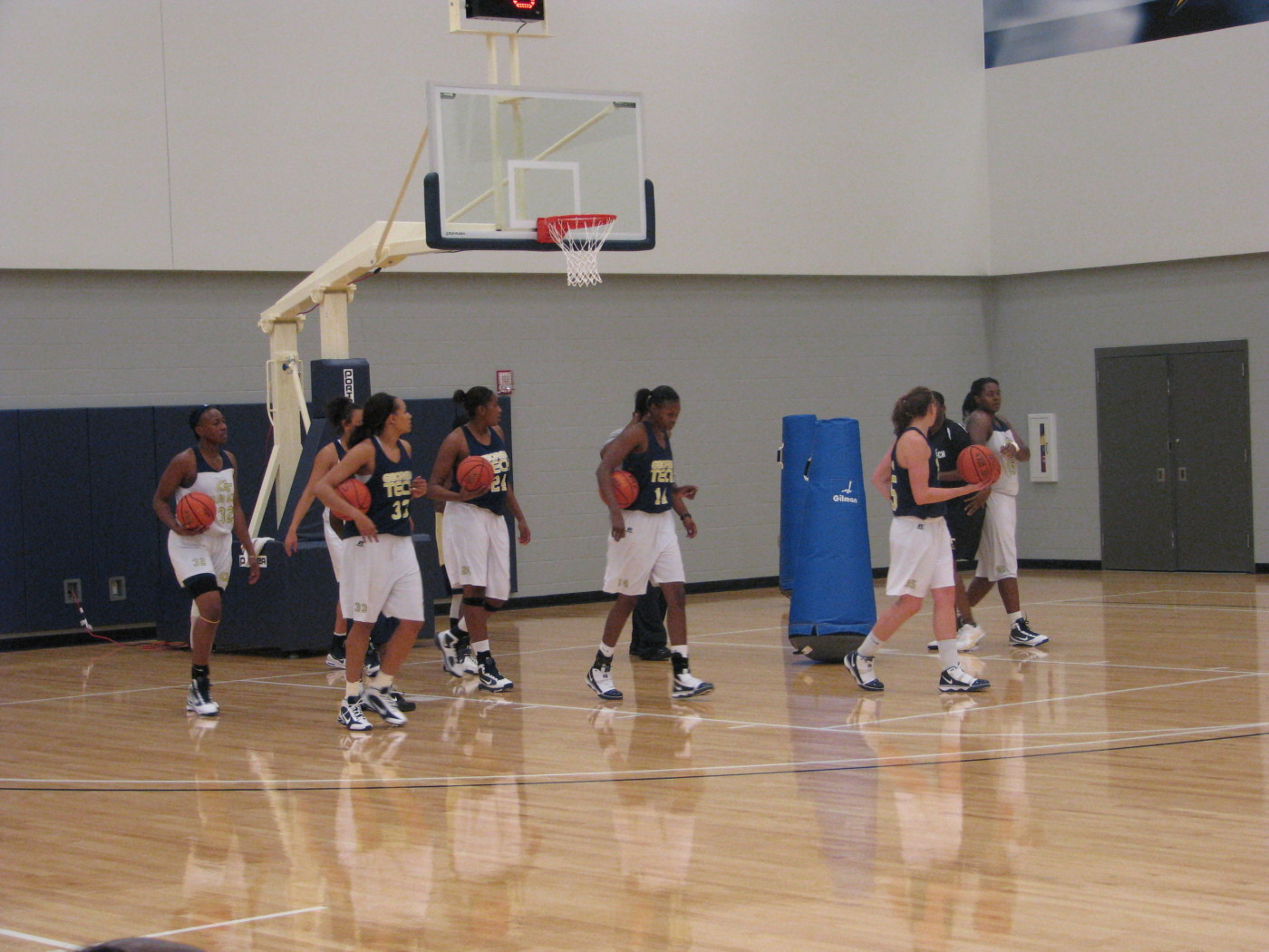 Team practices in the brand new Zelnak Center