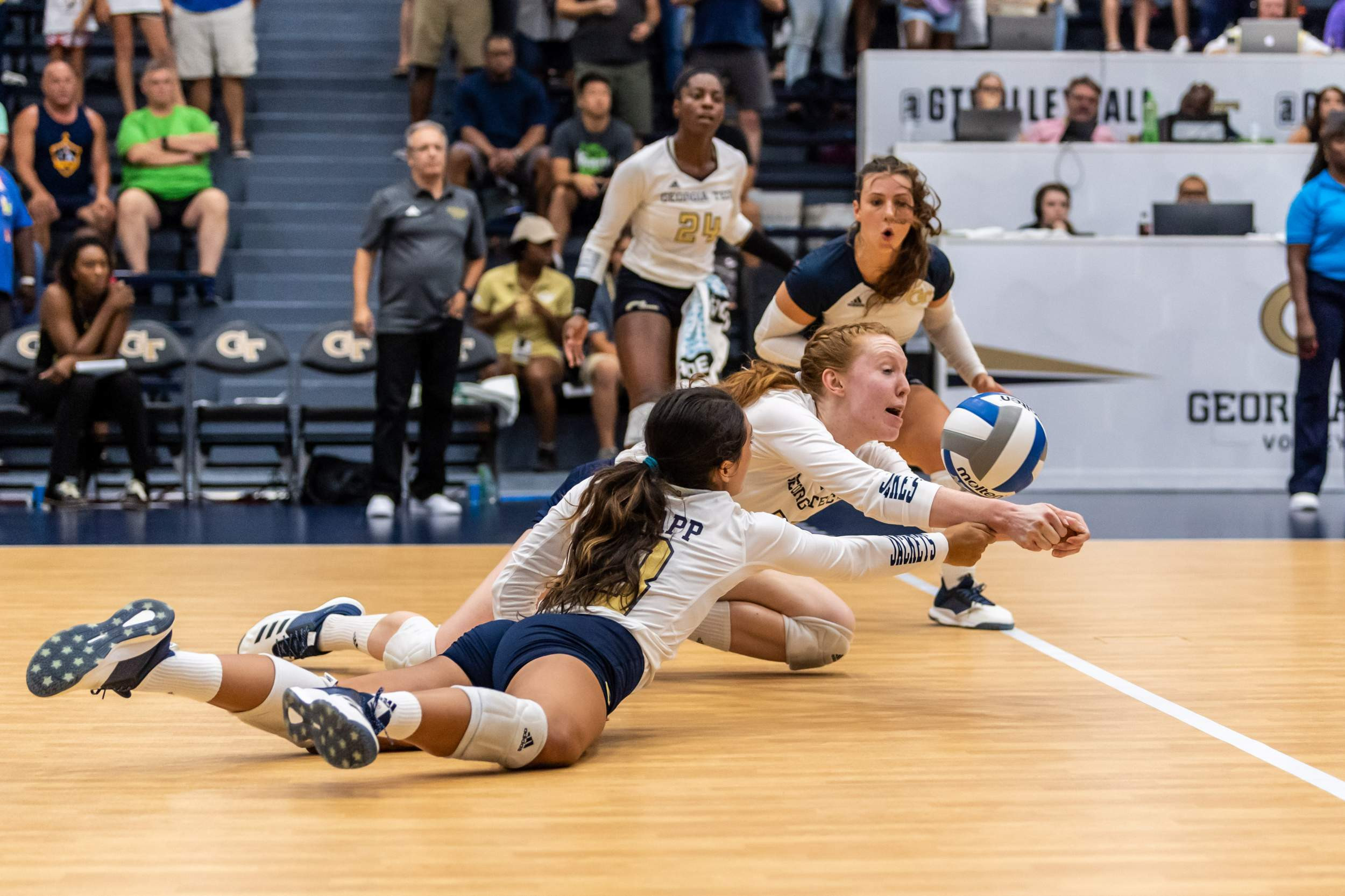 Photos Volleyball vs. Long Beach State Tech Yellow Jackets