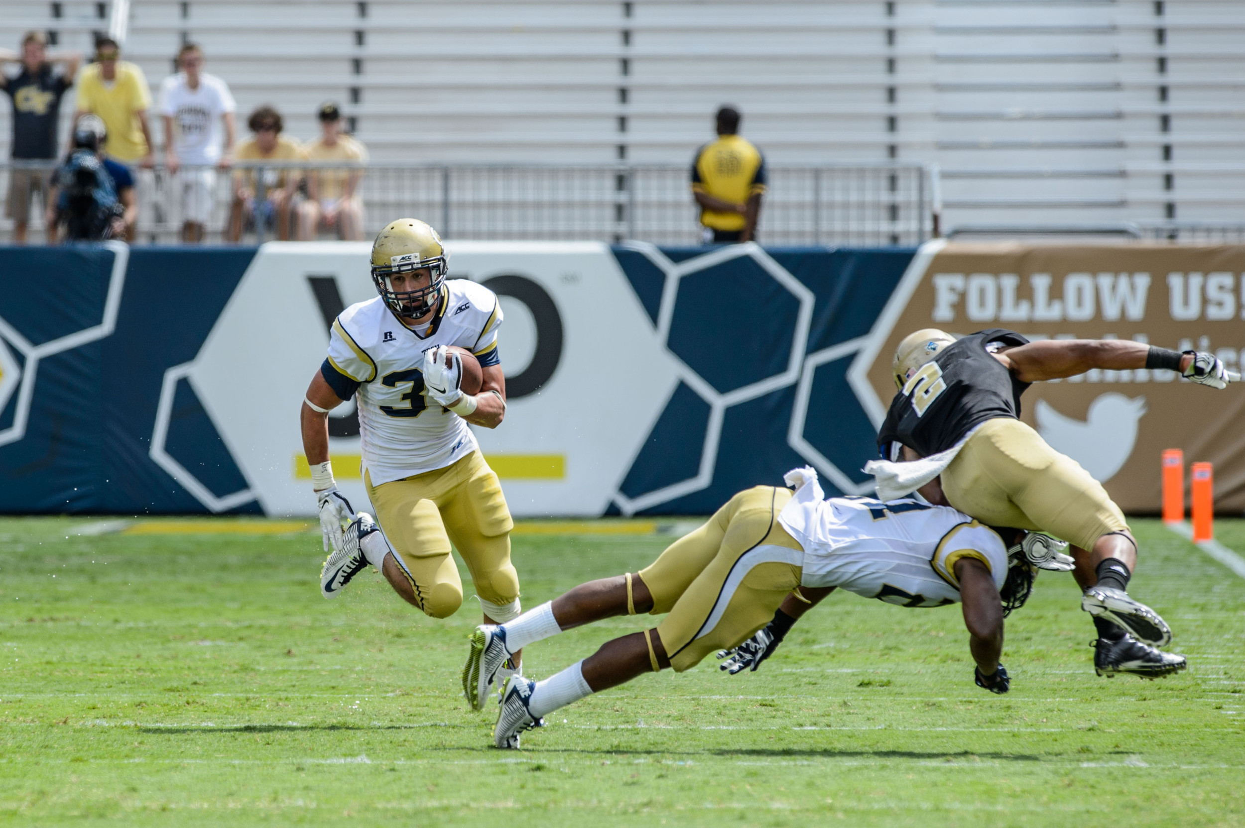 Zach Laskey (37), Charles Perkins (21)