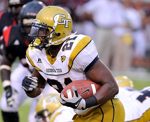 Jonathan Dwyer (21) runs against Gardner-Webb. (Photo by LensEffects)