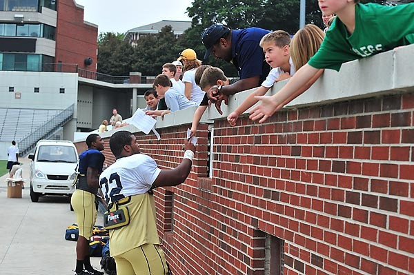 Georgia Tech FootballScrimmage PracticeAugust 14, 2010Bobby Dodd StadiumRichard Watson signs autographs
