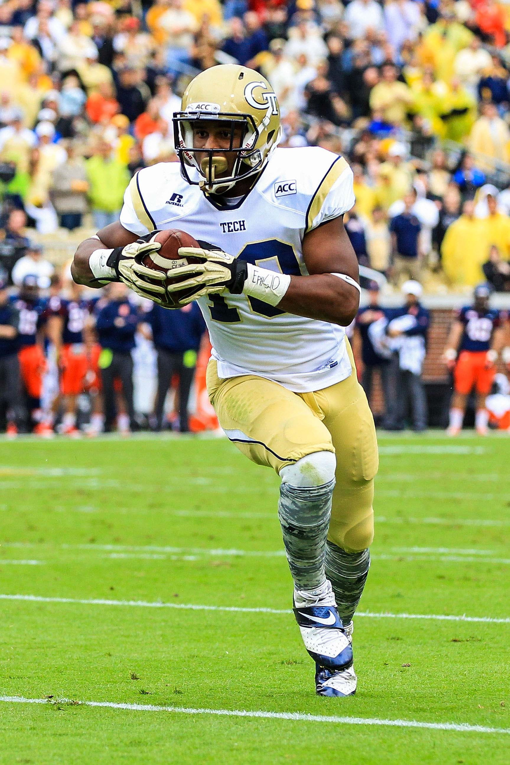Synjyn Days (10) runs the ball for a touchdown. Mandatory Credit: Daniel Shirey-USA TODAY Sports