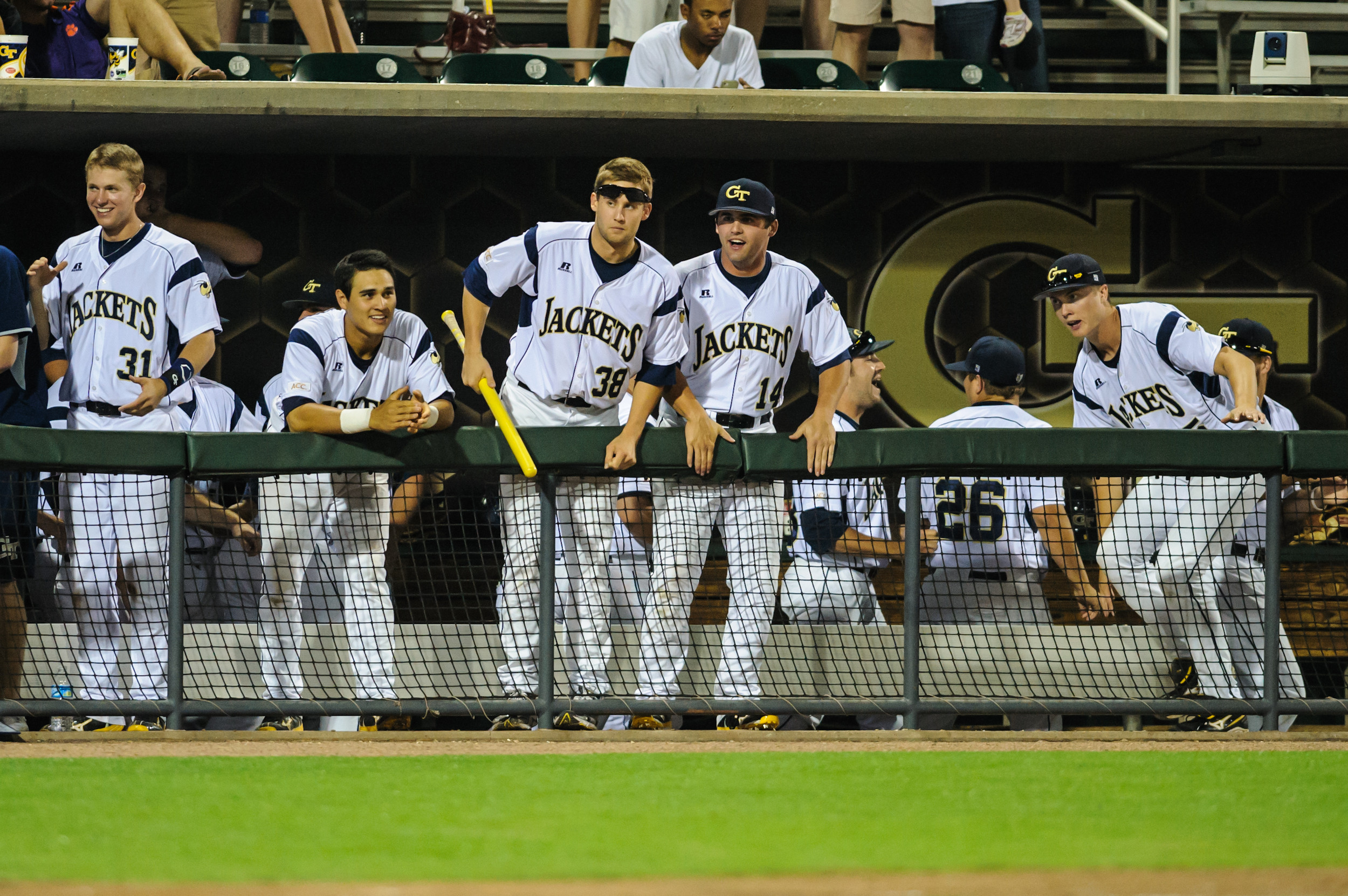 Luke Bard (38), Chase Butler (14)