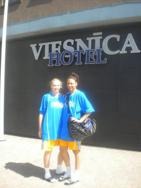 Danielle Hamilton-Carter and Frida Fogdemark at 2010 European Championships