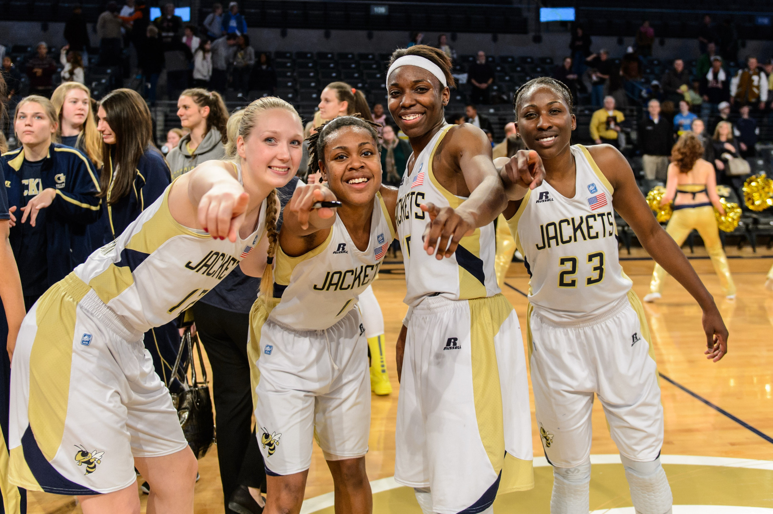 Frida Fogdemark (12), Tyaunna Marshall (15), Dawnn Maye (1), Sydney Wallace (23)