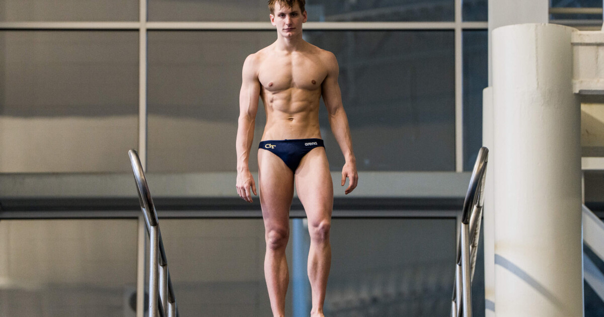 Fowler Shatters Program 3-Meter Diving Session Record