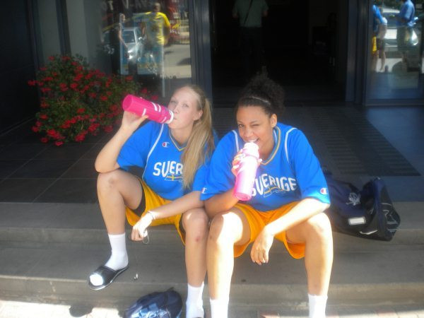 Danielle Hamilton-Carter and Frida Fogdemark at 2010 European Championships