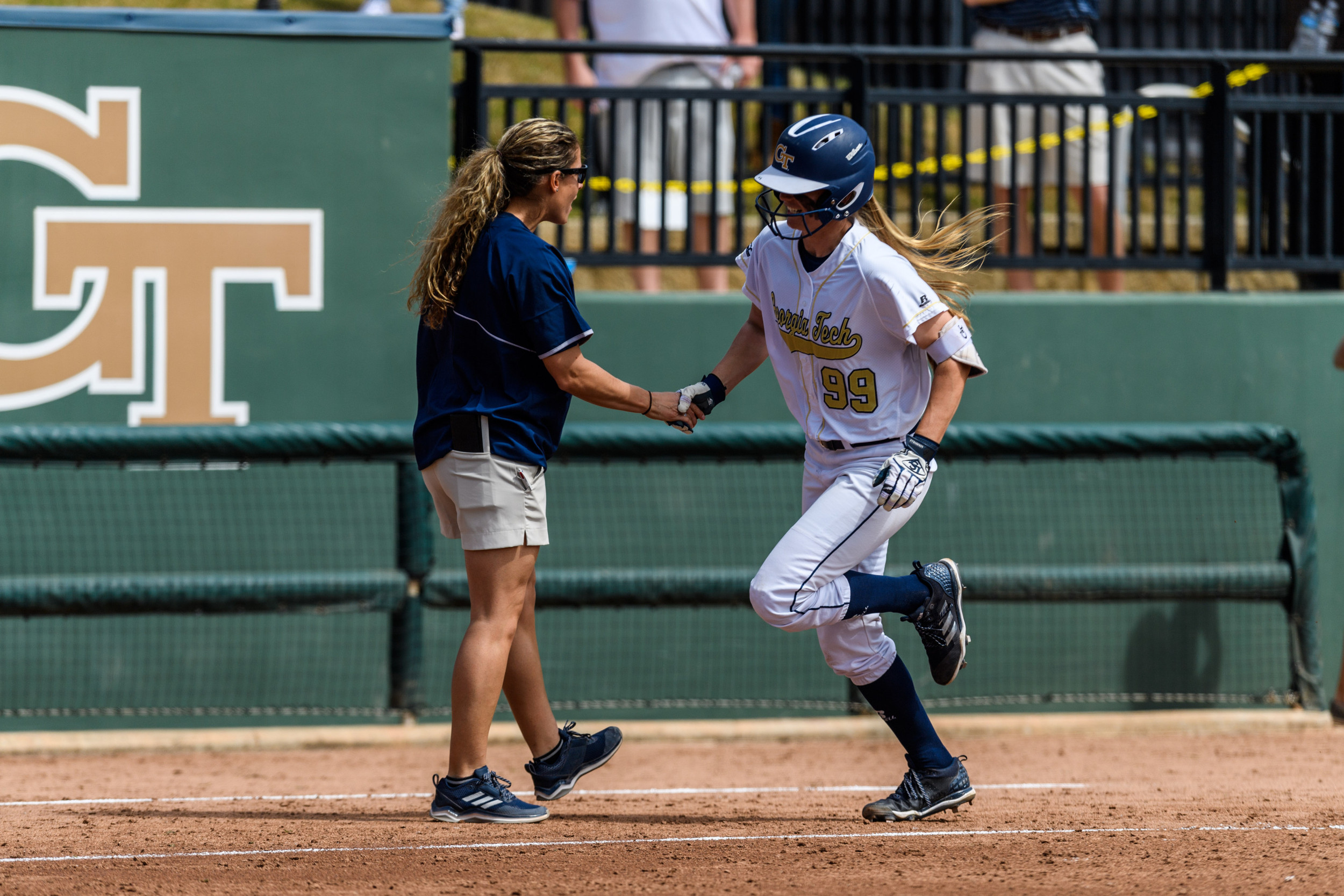 Coach Aileen Morales, Draven Sonnon (99)