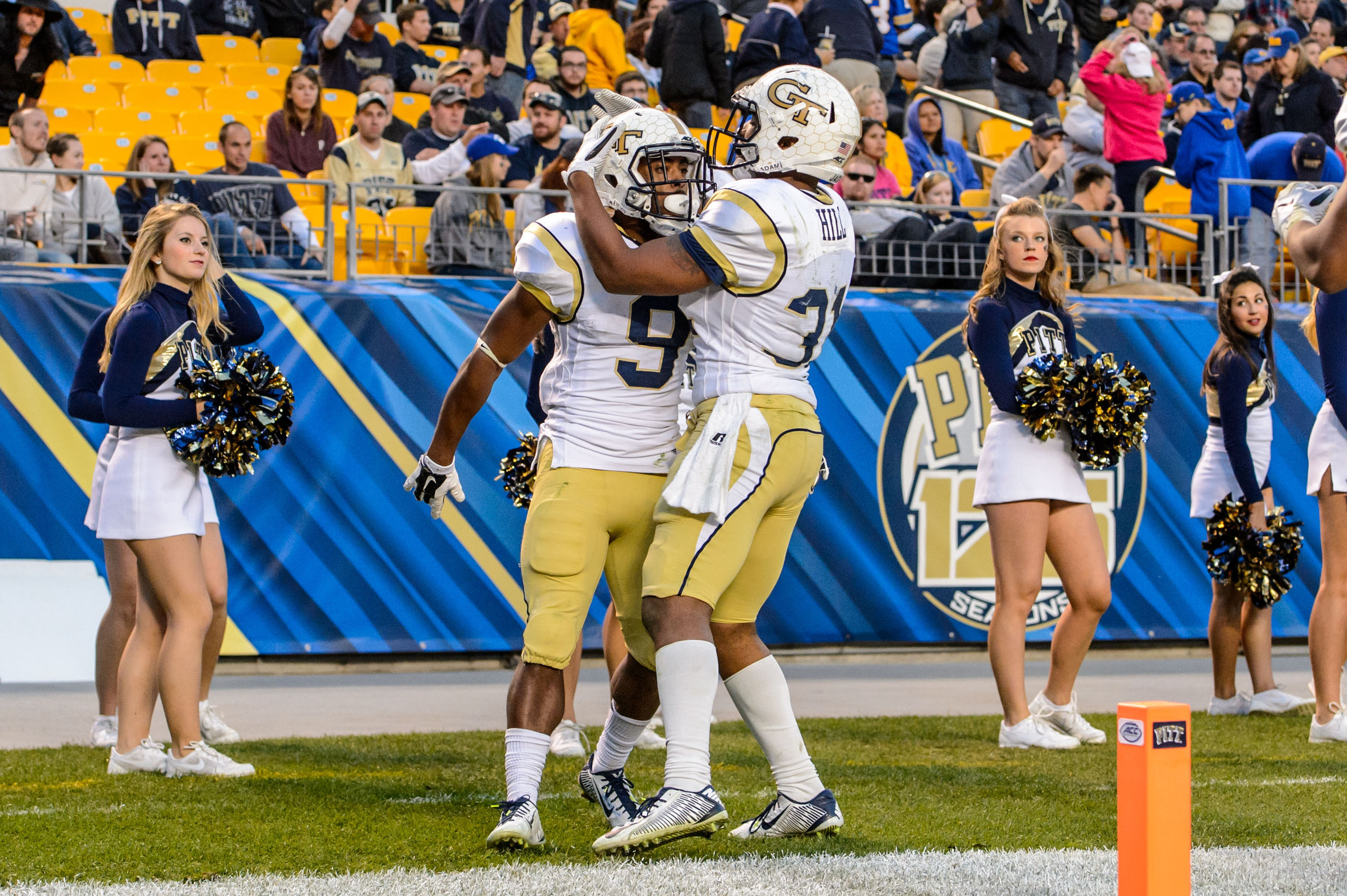 Deon Hill (31), Tony Zenon (9)