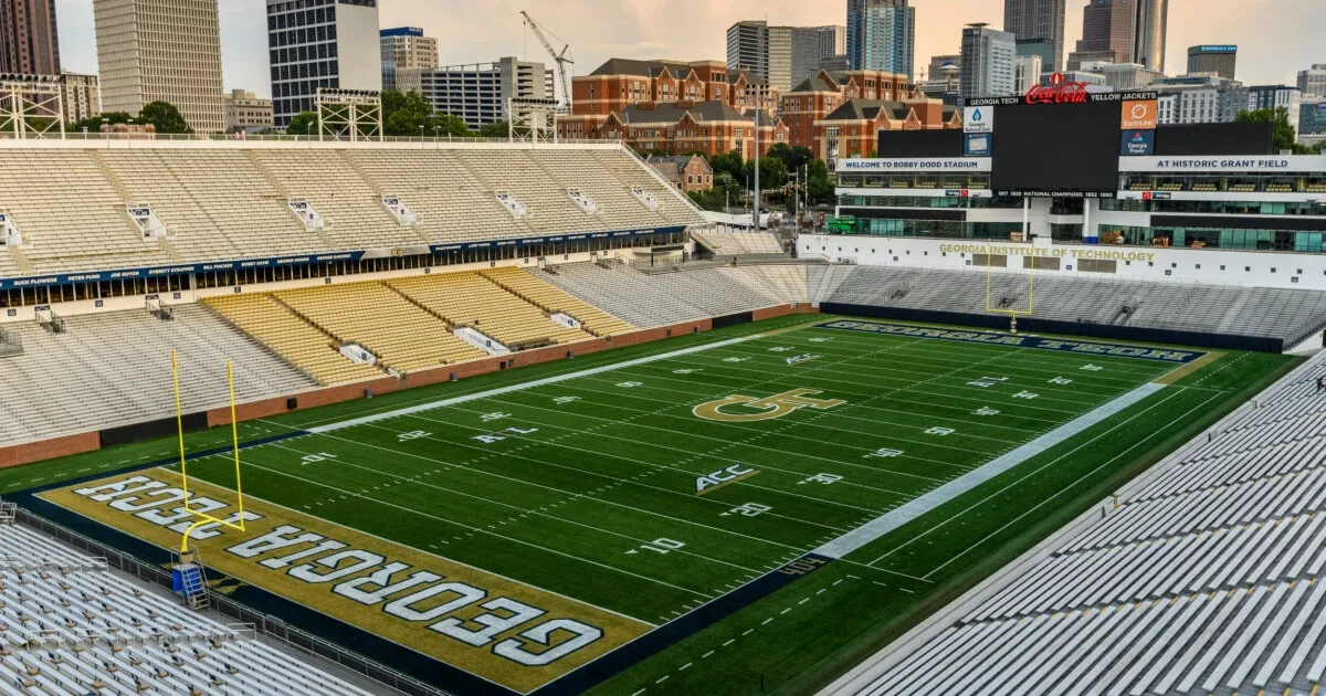 Bobby Dodd Stadium amt-b8cc1c26eb08927b74de0e5dedd2bf843dfe1a14-16-35_BDS_090120_DK-19