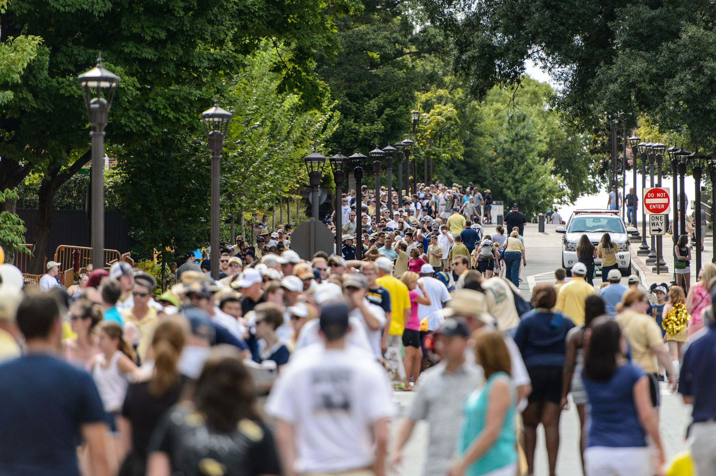 A large crowd lines up for entry into Fan Day