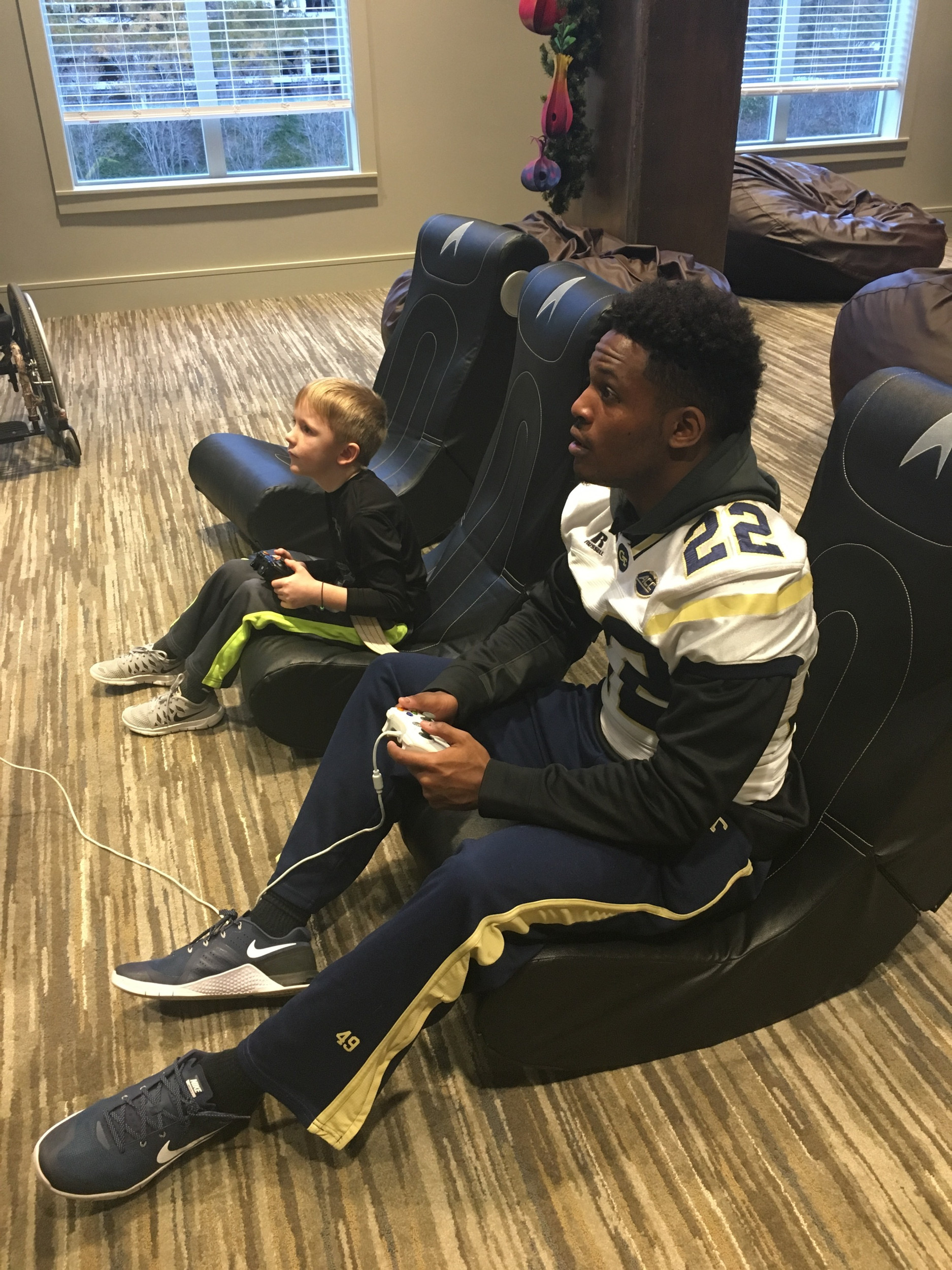 Ronald McDonald House Visit - 12/12/16