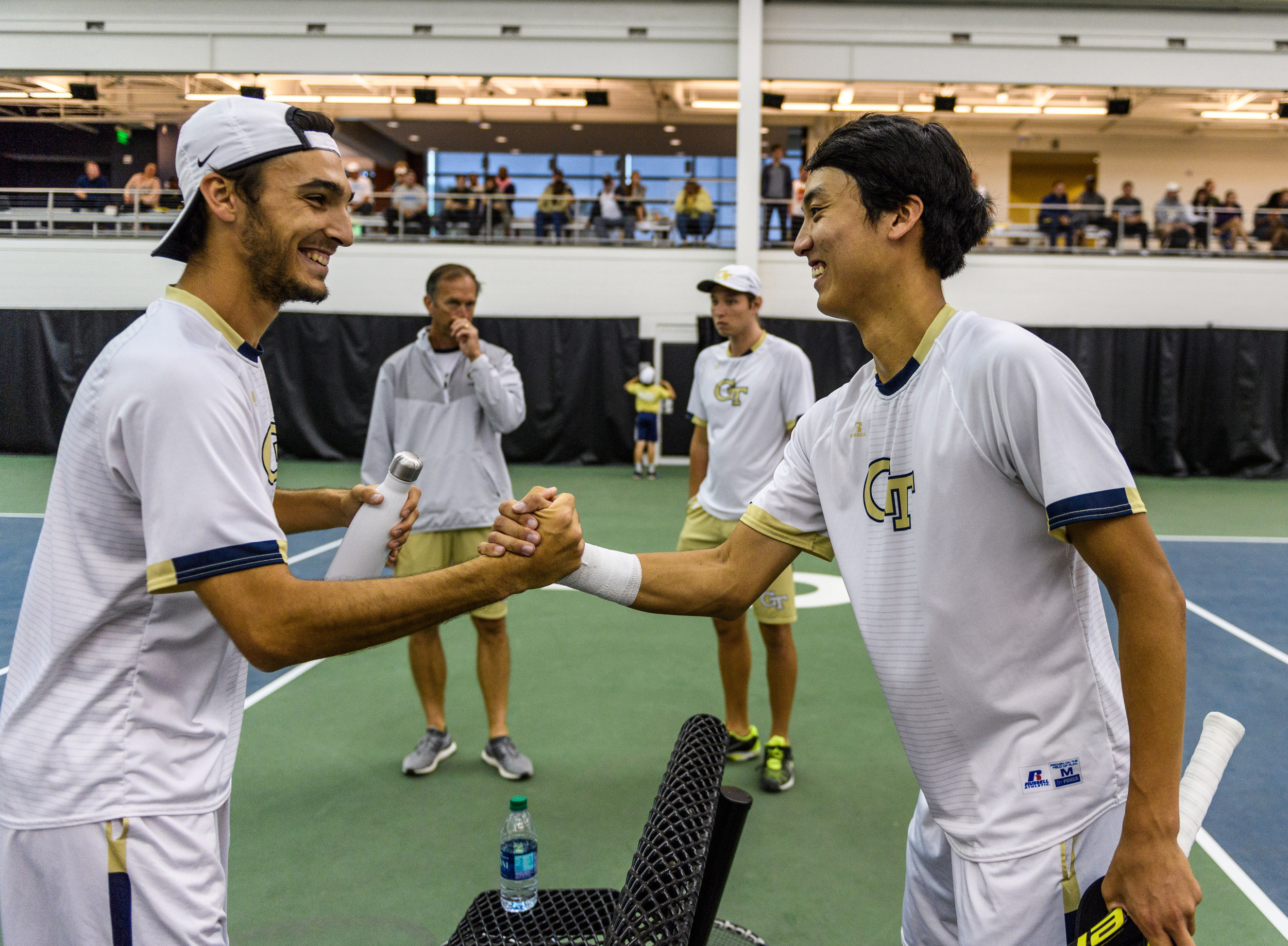 Carlos Divar, Chris Yun