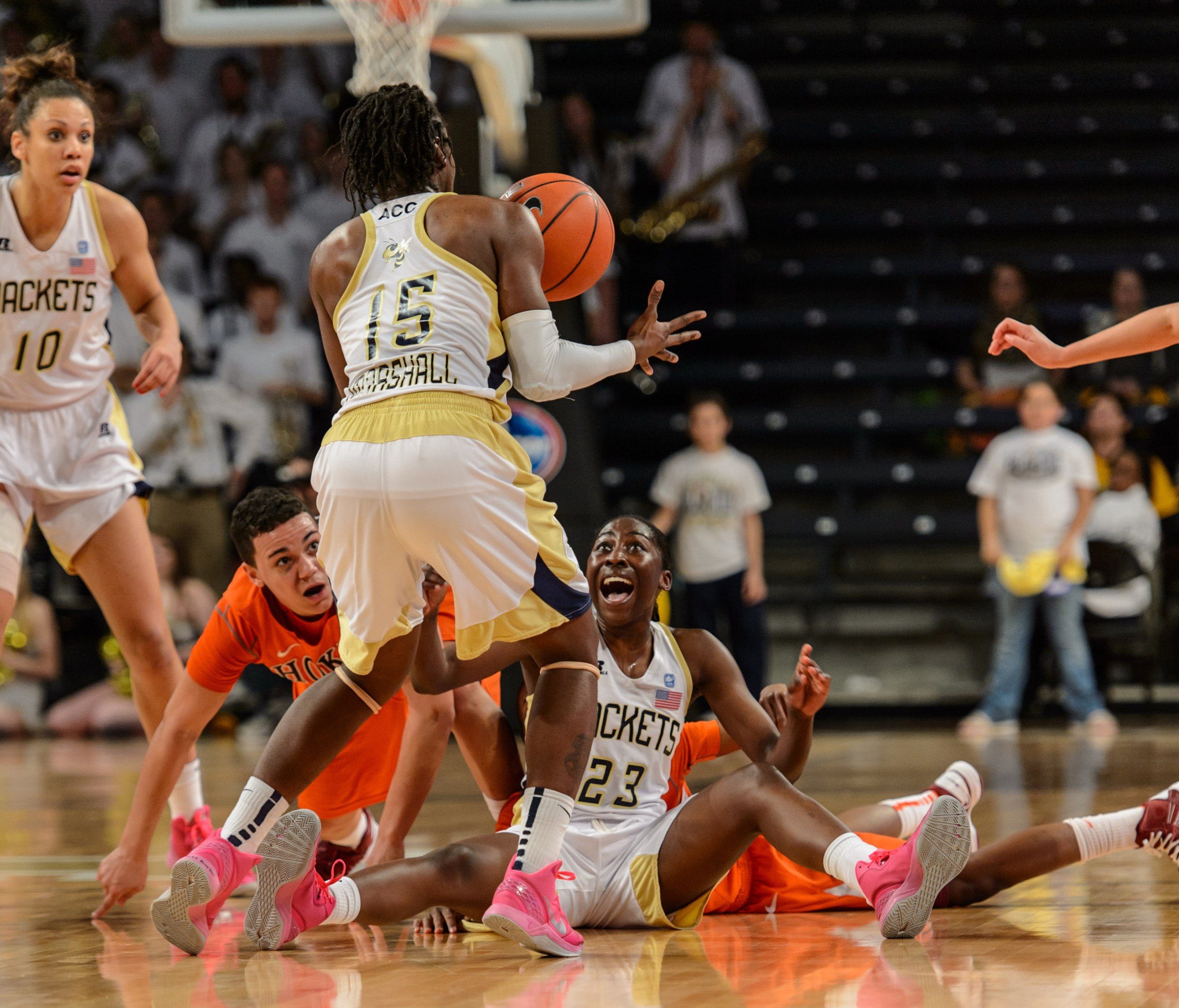 Tyaunna Marshall (15), Sydney Wallace (23)