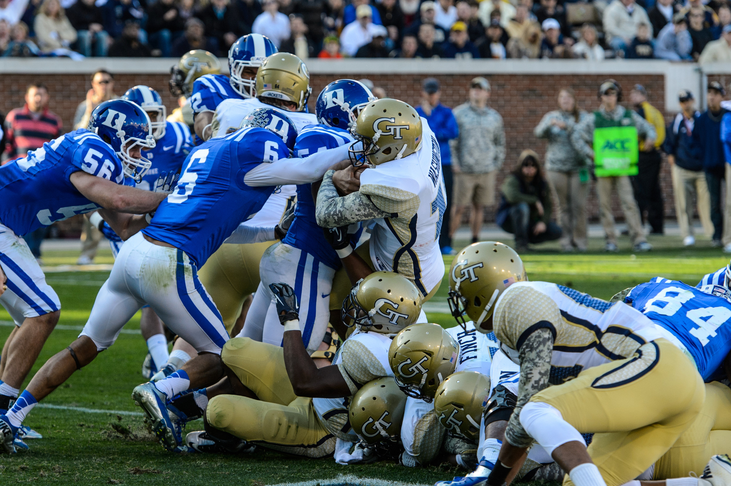Tevin Washington (13) scores his ACC record 36th rushing touchdown.