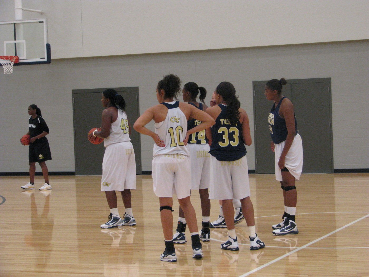Team practices in the brand new Zelnak Center