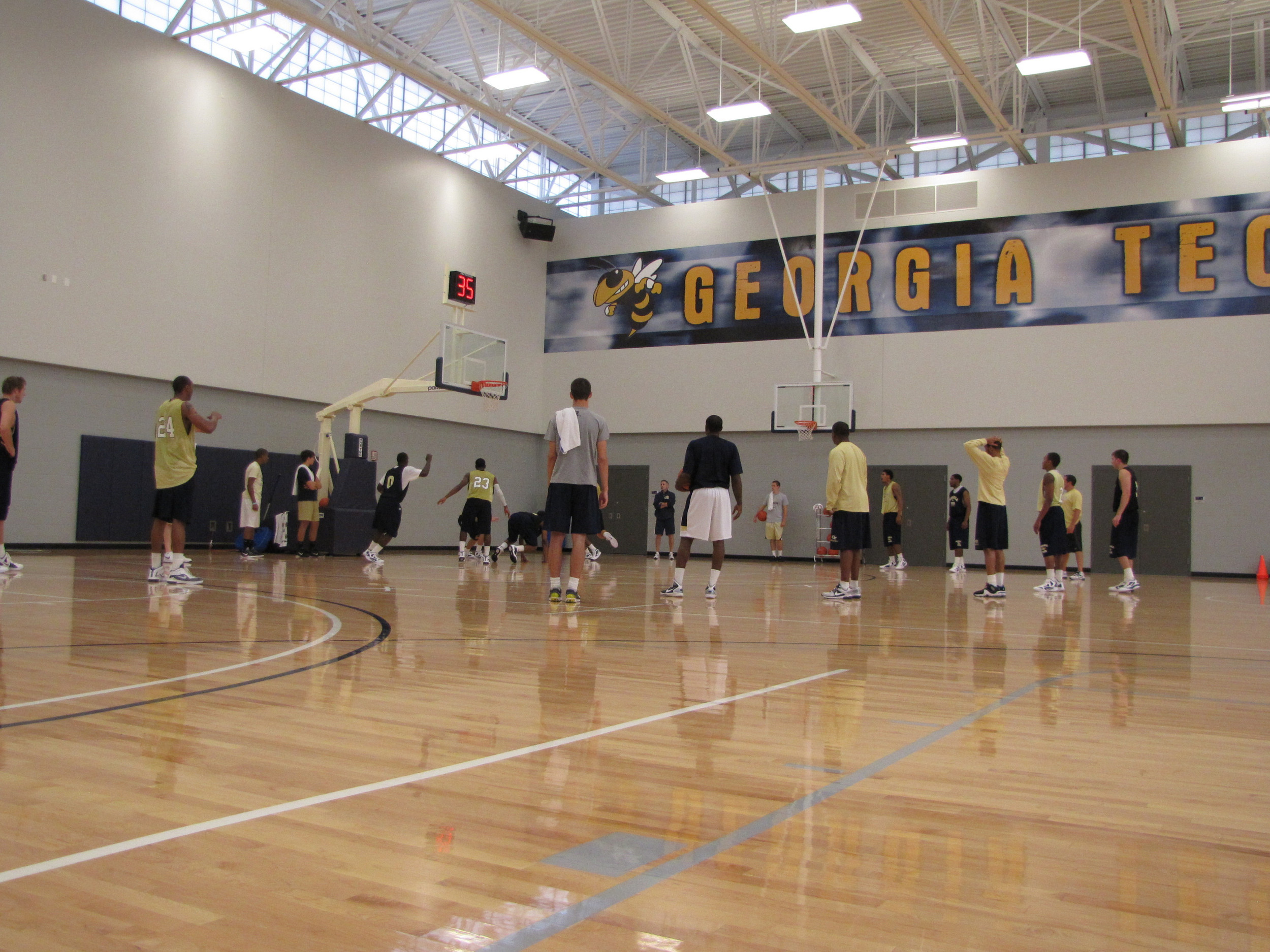 Wide view of the Tech practice in the Zelnak Center.