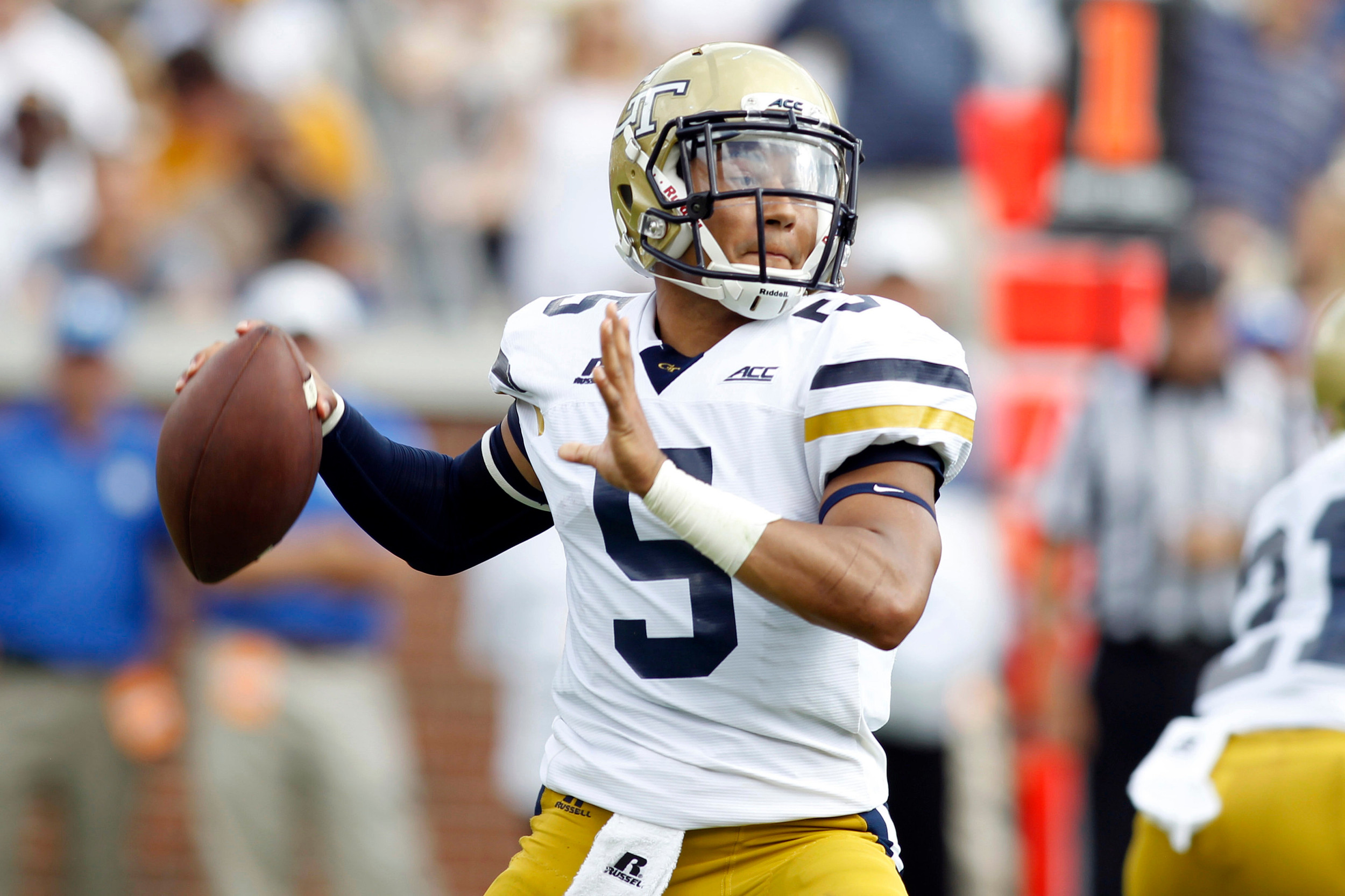 Georgia Tech Yellow Jackets quarterback Justin Thomas (5) throws a pass against the Duke Blue Devils at Bobby Dodd Stadium. (Brett Davis-USA TODAY Sports)